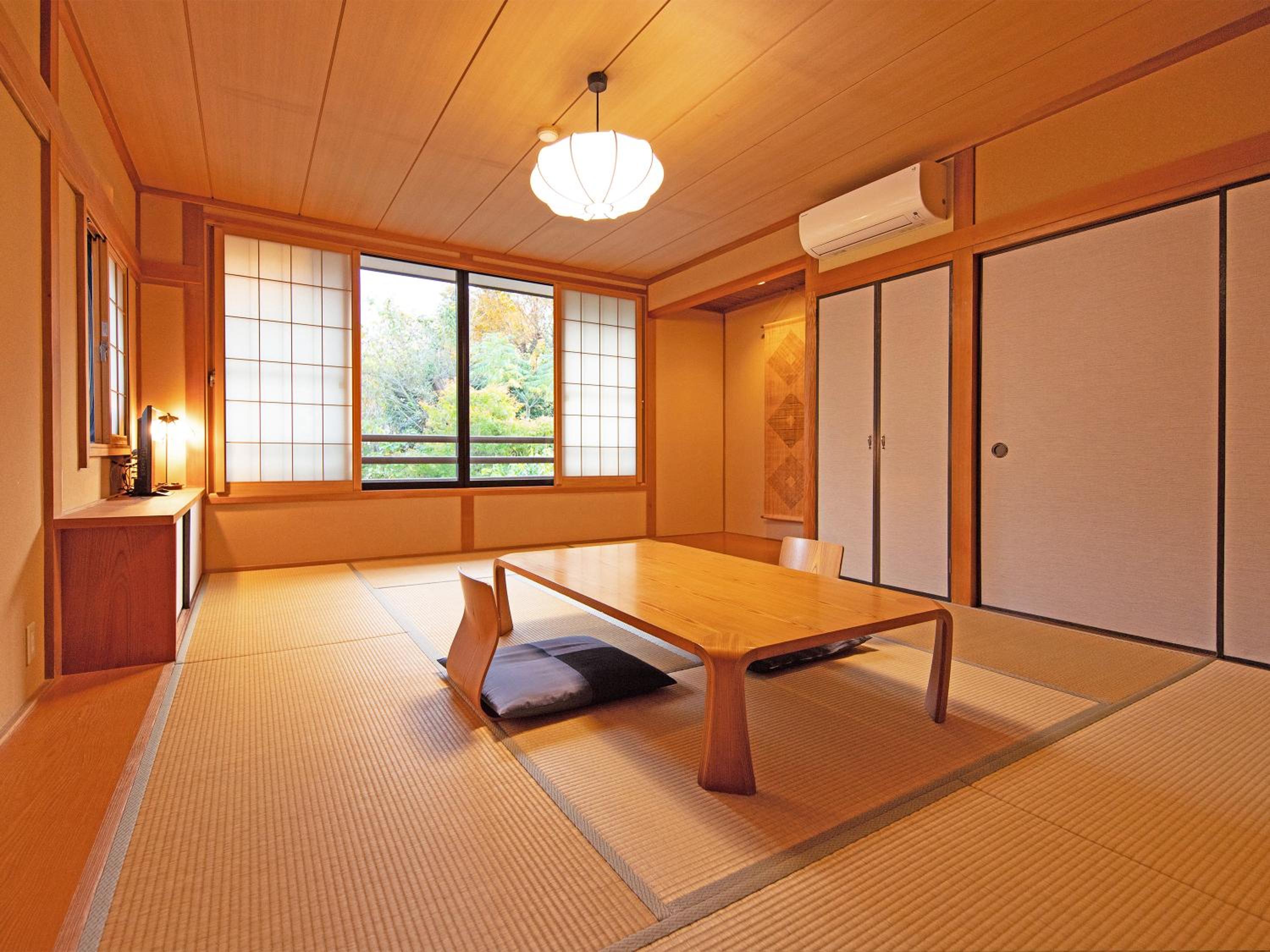 Japanese-Style Room with Shared Bathroom (13 Years Old or Older) photo 2