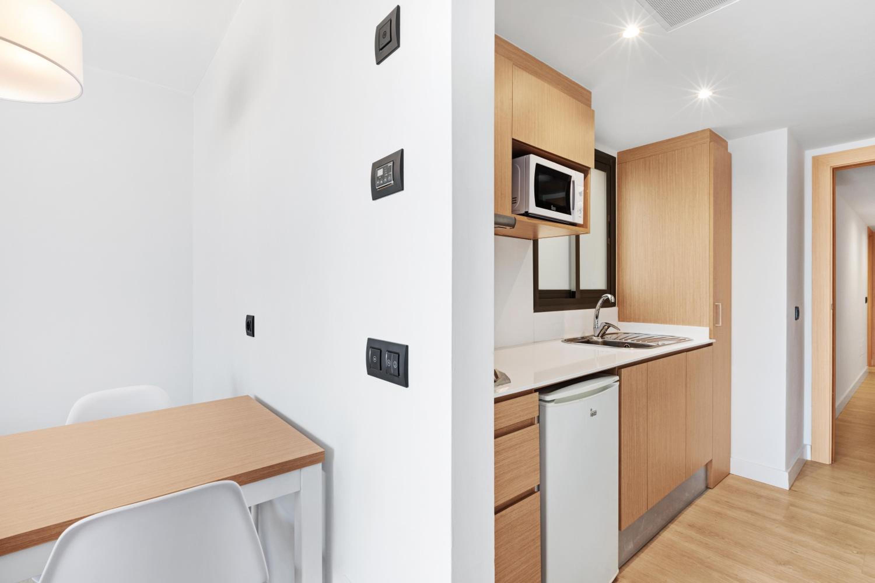 One-Bedroom Standard Apartment - Photo 3