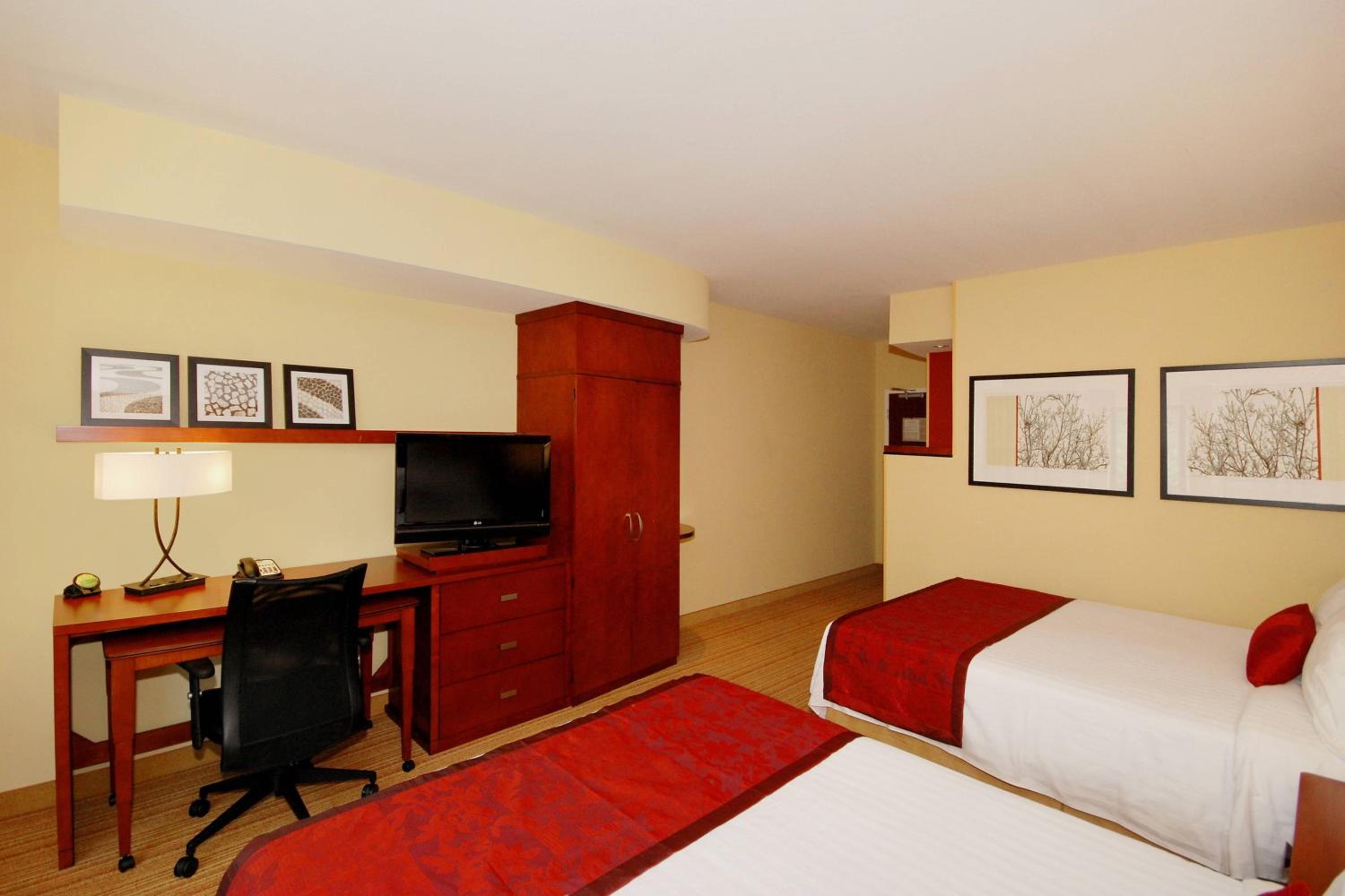 Queen Room with Two Queen Beds and Adapted Tub - Mobility and Hearing Accessible - Photo 1