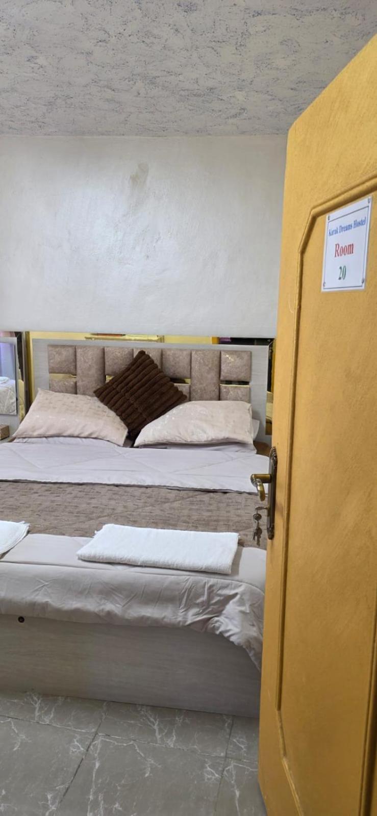 Economy Triple Room