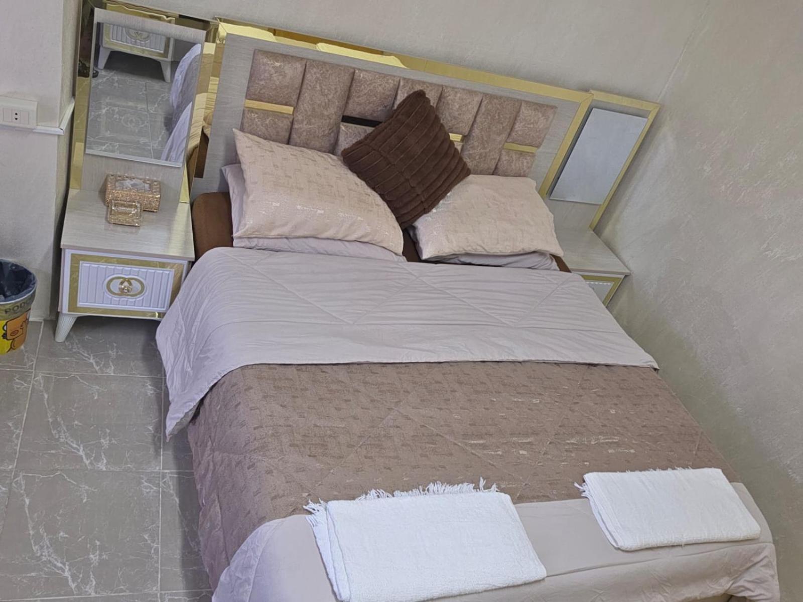 Economy Triple Room photo 3