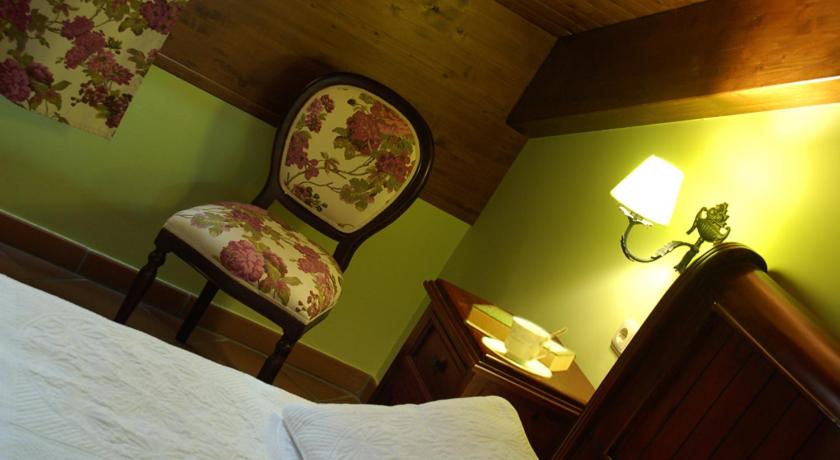 Double or Twin Room - Photo 3