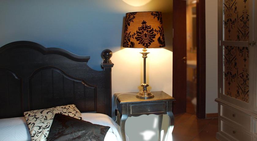 Double or Twin Room - Photo 10