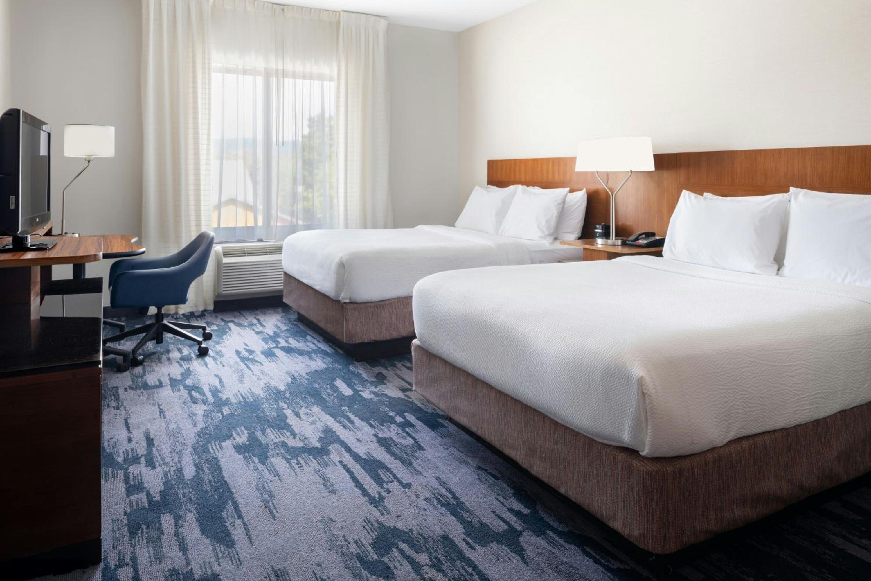 Queen Room with Two Queen Beds and Bathtub - Mobility Access/Hearing Accessible