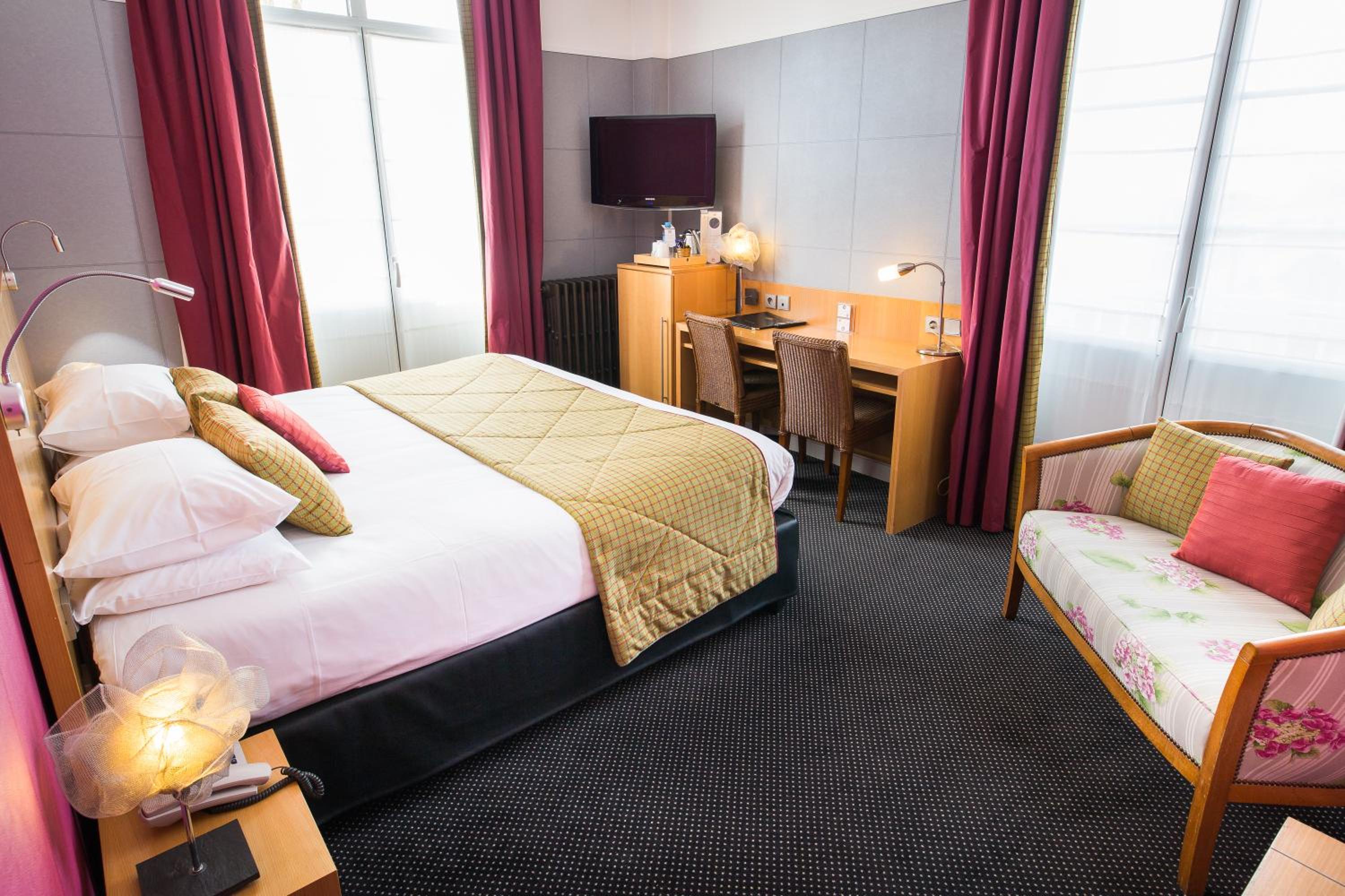 Executive King Room with River View - Photo 5
