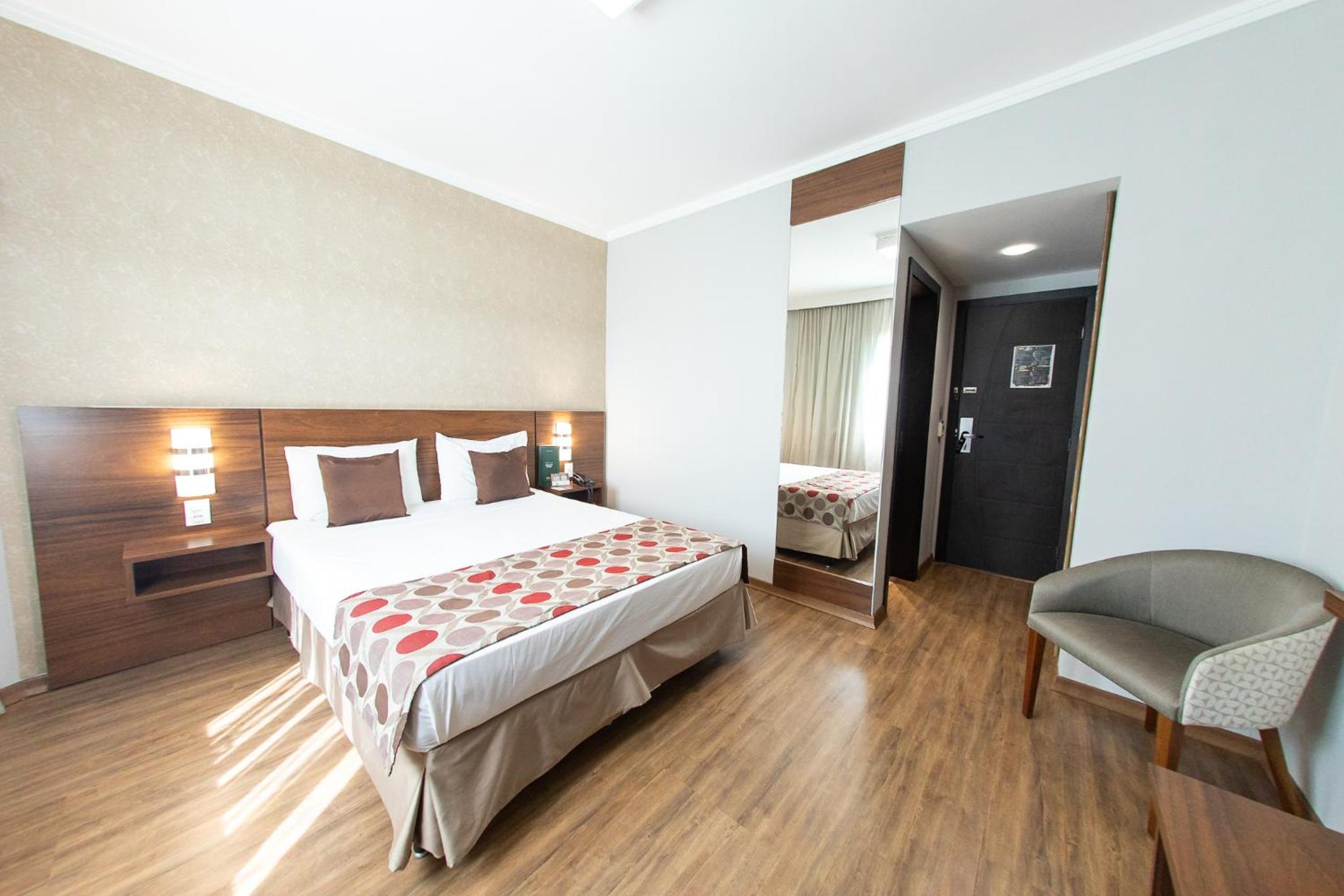 Queen Room with Garden View