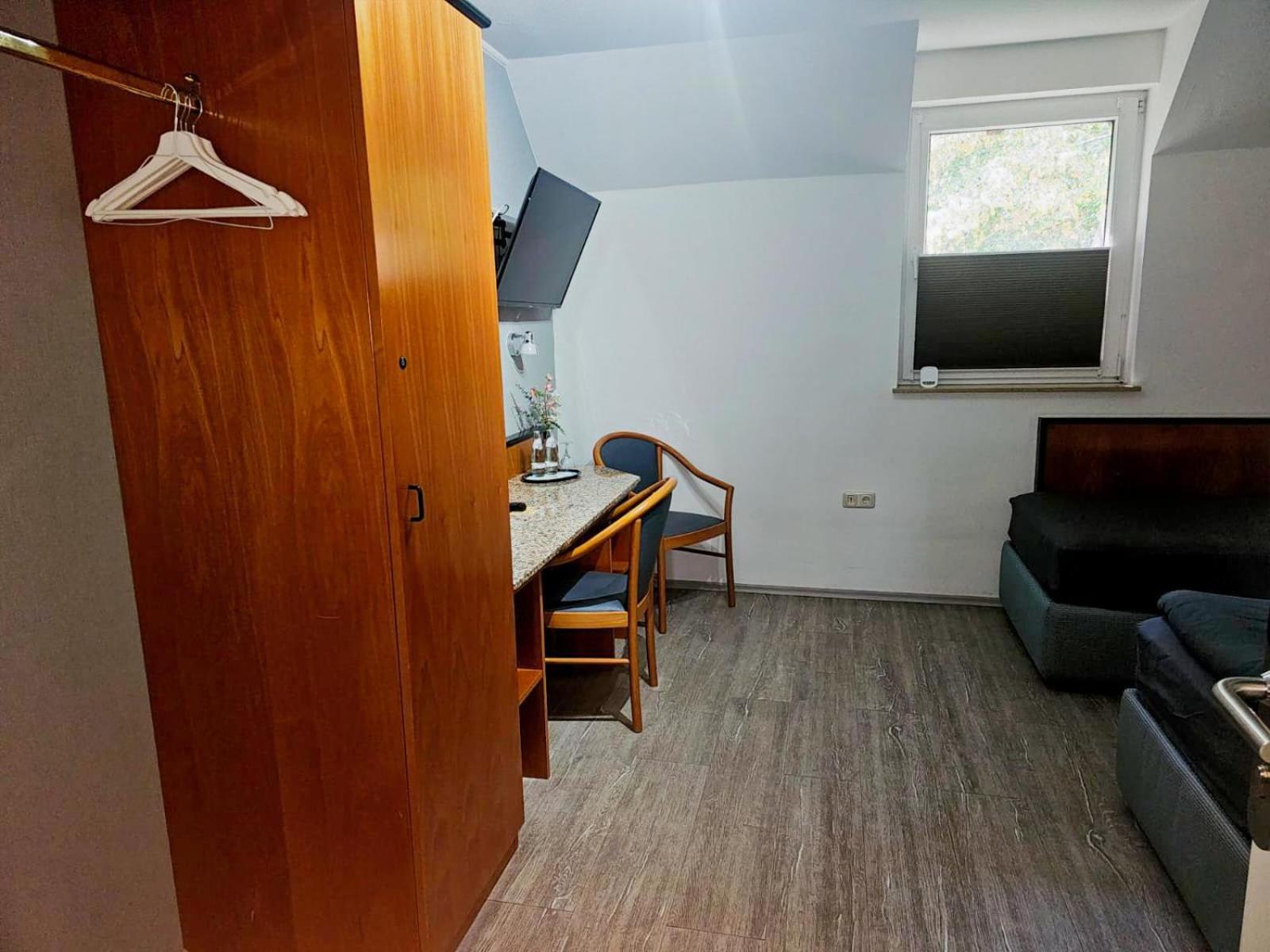 Standard Twin Room photo 2