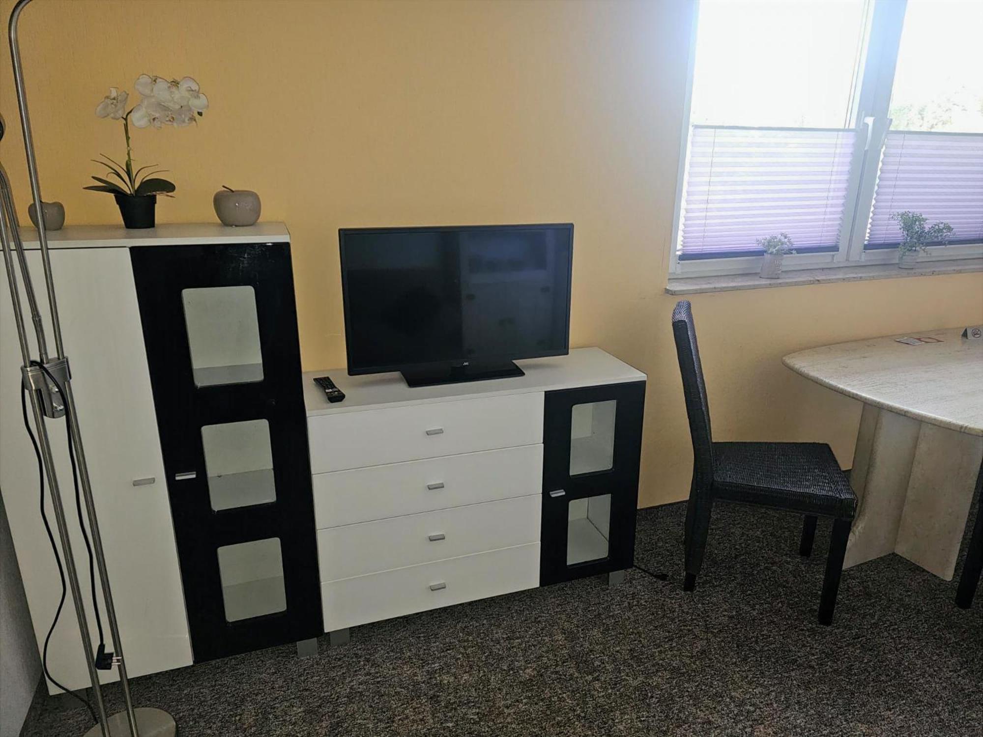 Apartment photo 2