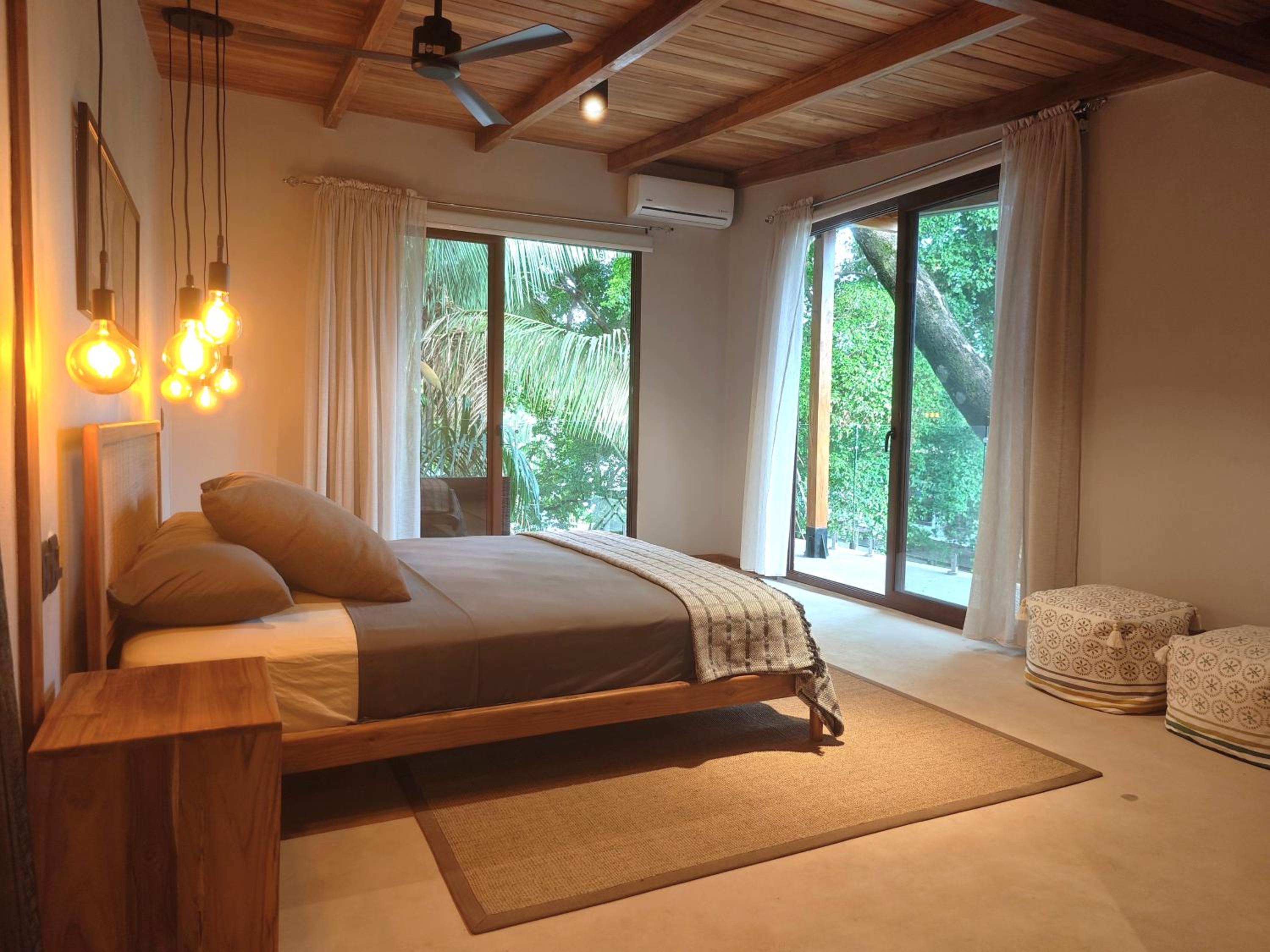 King Room with Balcony photo 2
