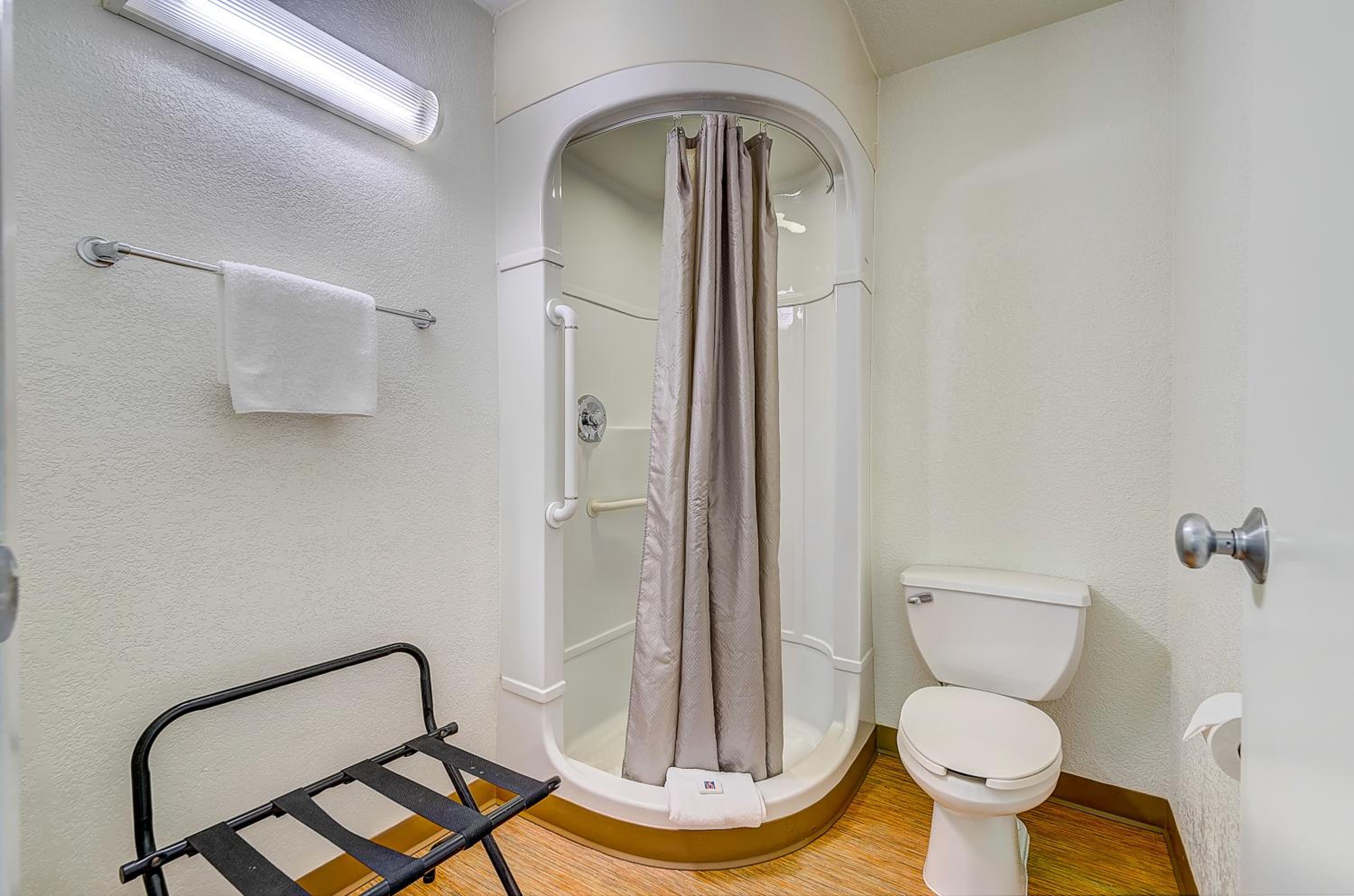 1 Full Bed | Mobility Access Tub, Nsmk photo 2