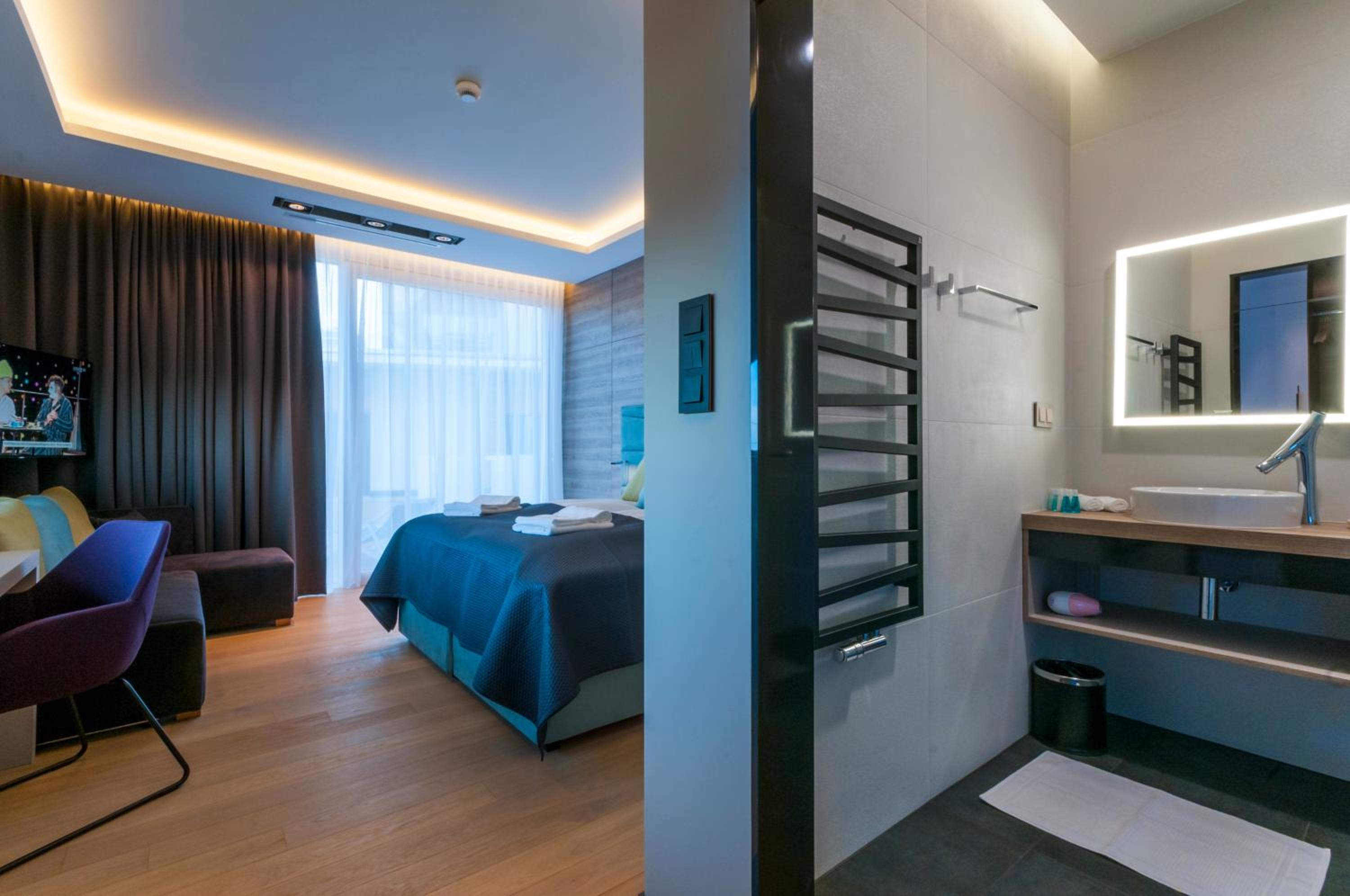 Deluxe Suite with Sea View