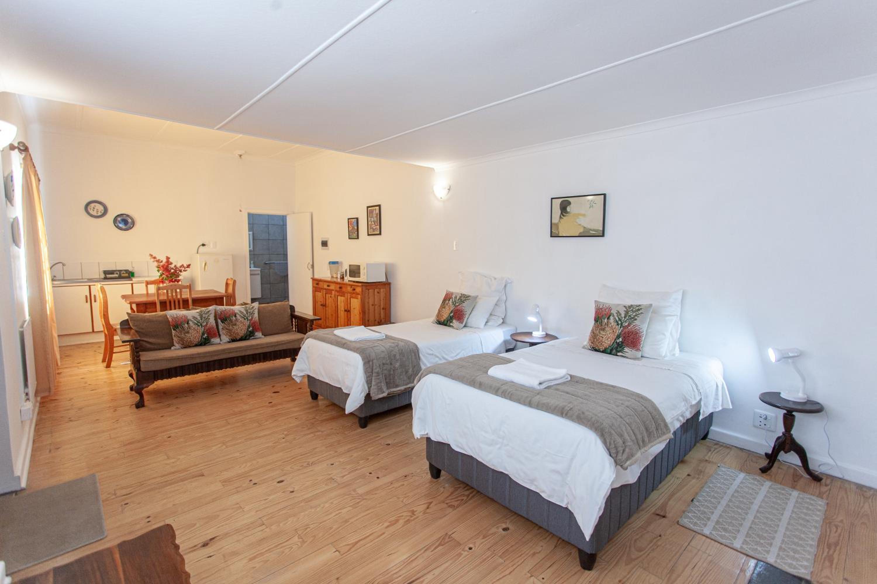 Double Room with Private Bathroom photo 2