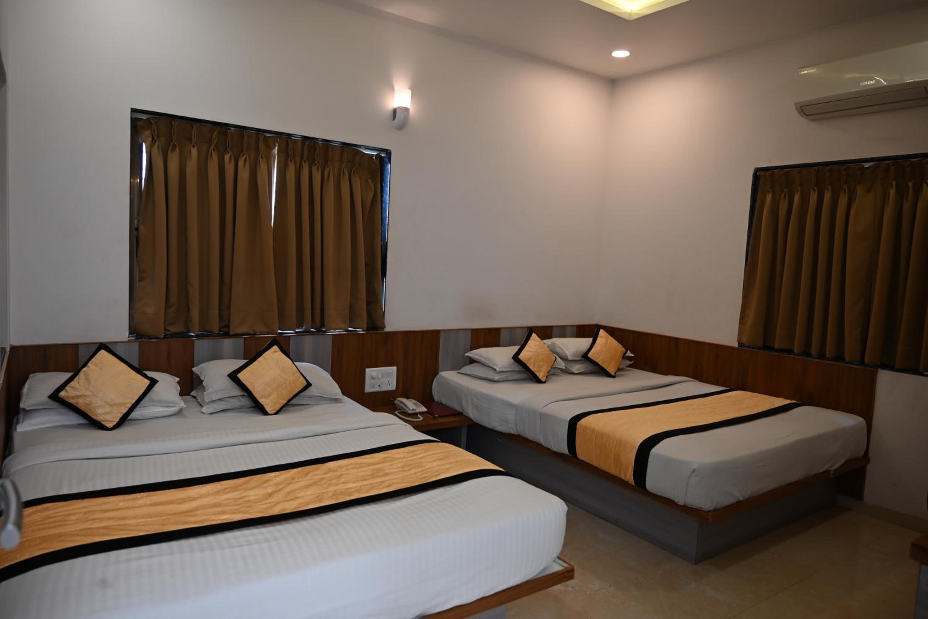 Grand Family Room