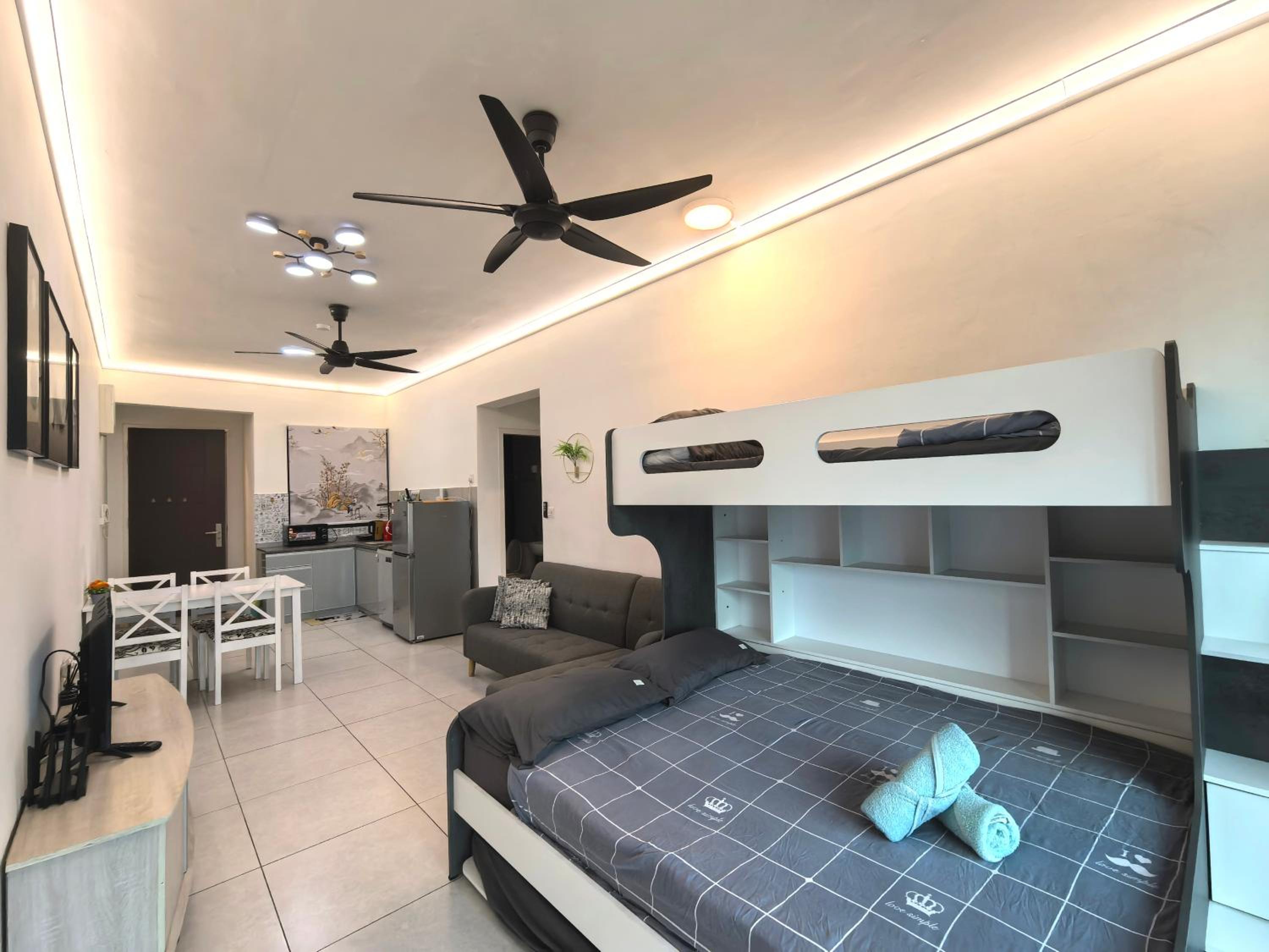 Studio Apartment photo 2