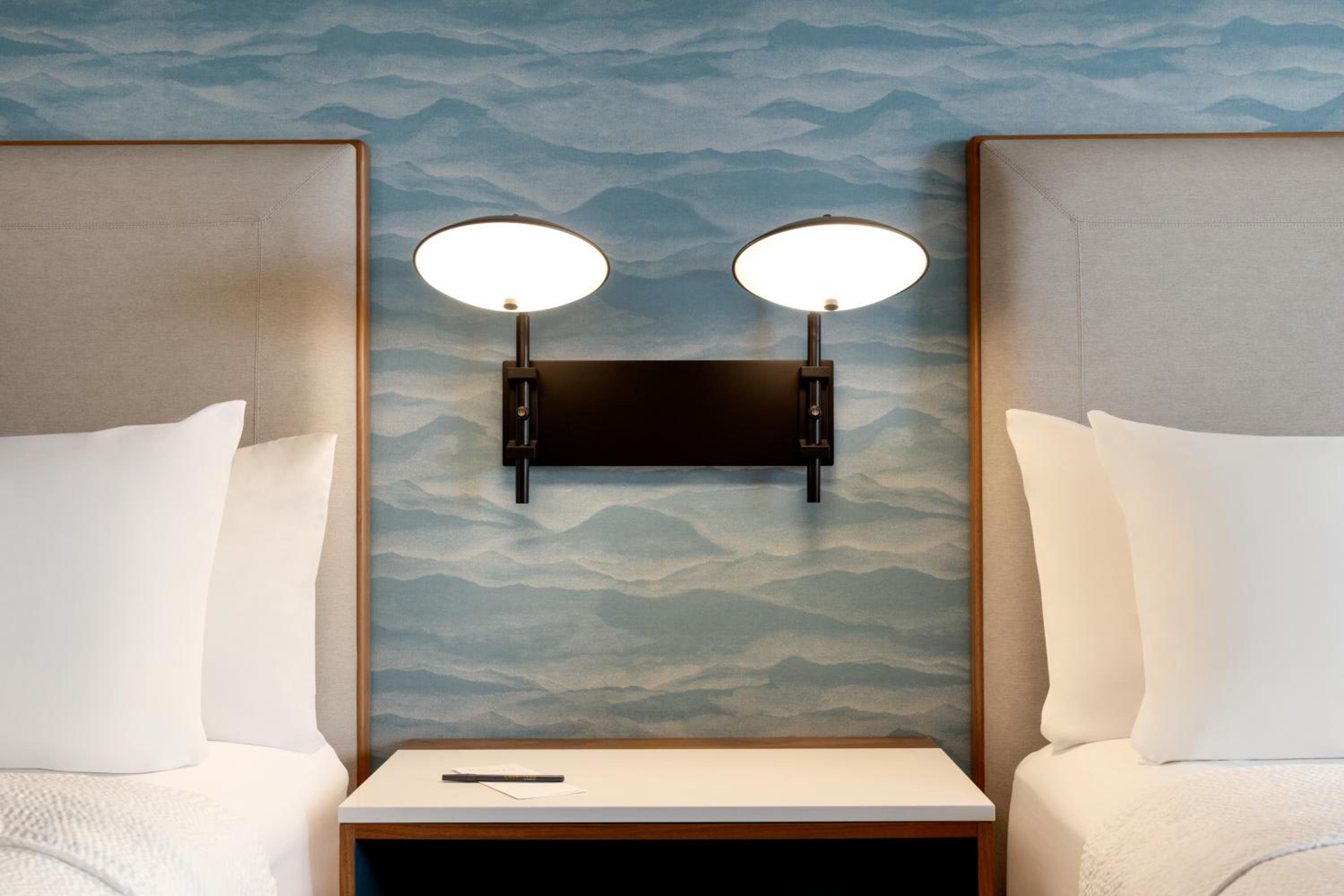 Queen Room with Partial Ocean View and Balcony - Hearing Accessible photo 2