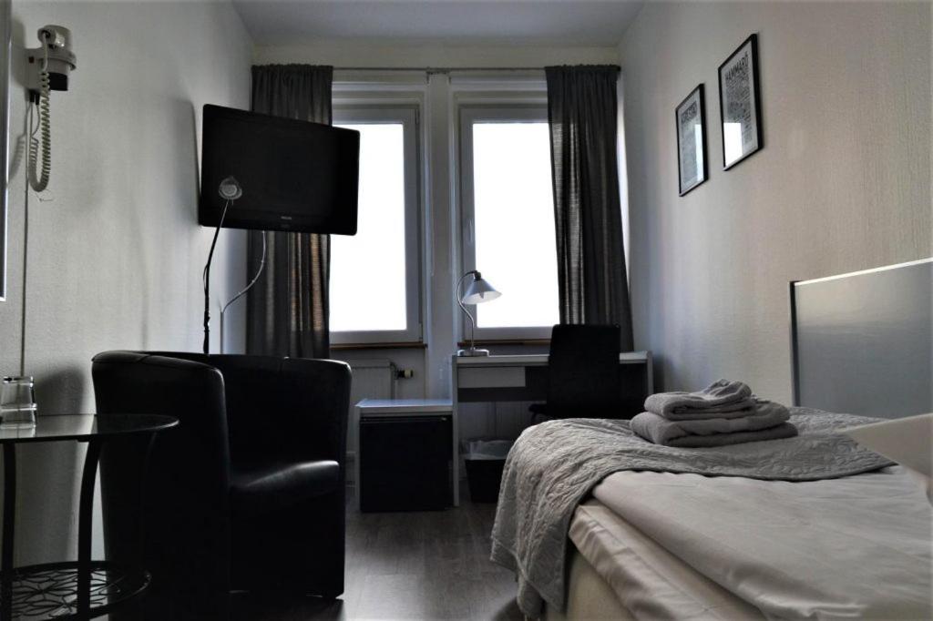 Single Room with Extra Bed photo 2