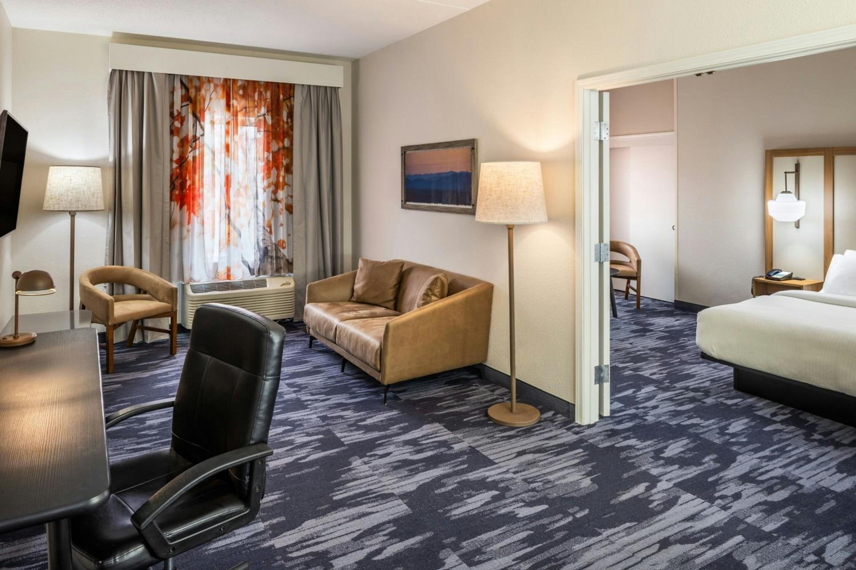 One-Bedroom King Suite - Photo 1
