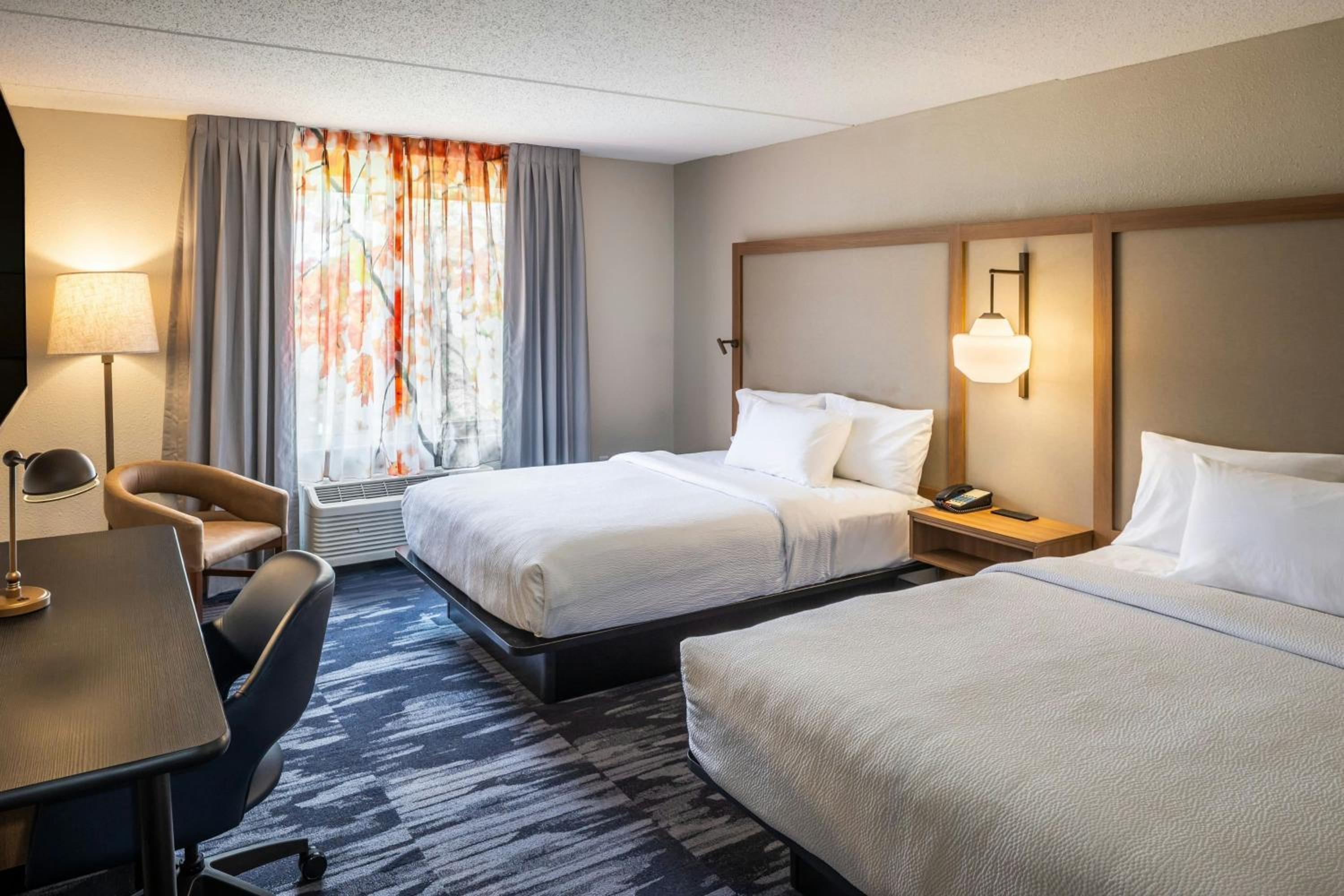 Queen Room with Two Queen Beds - Hearing Accessible - Photo 1