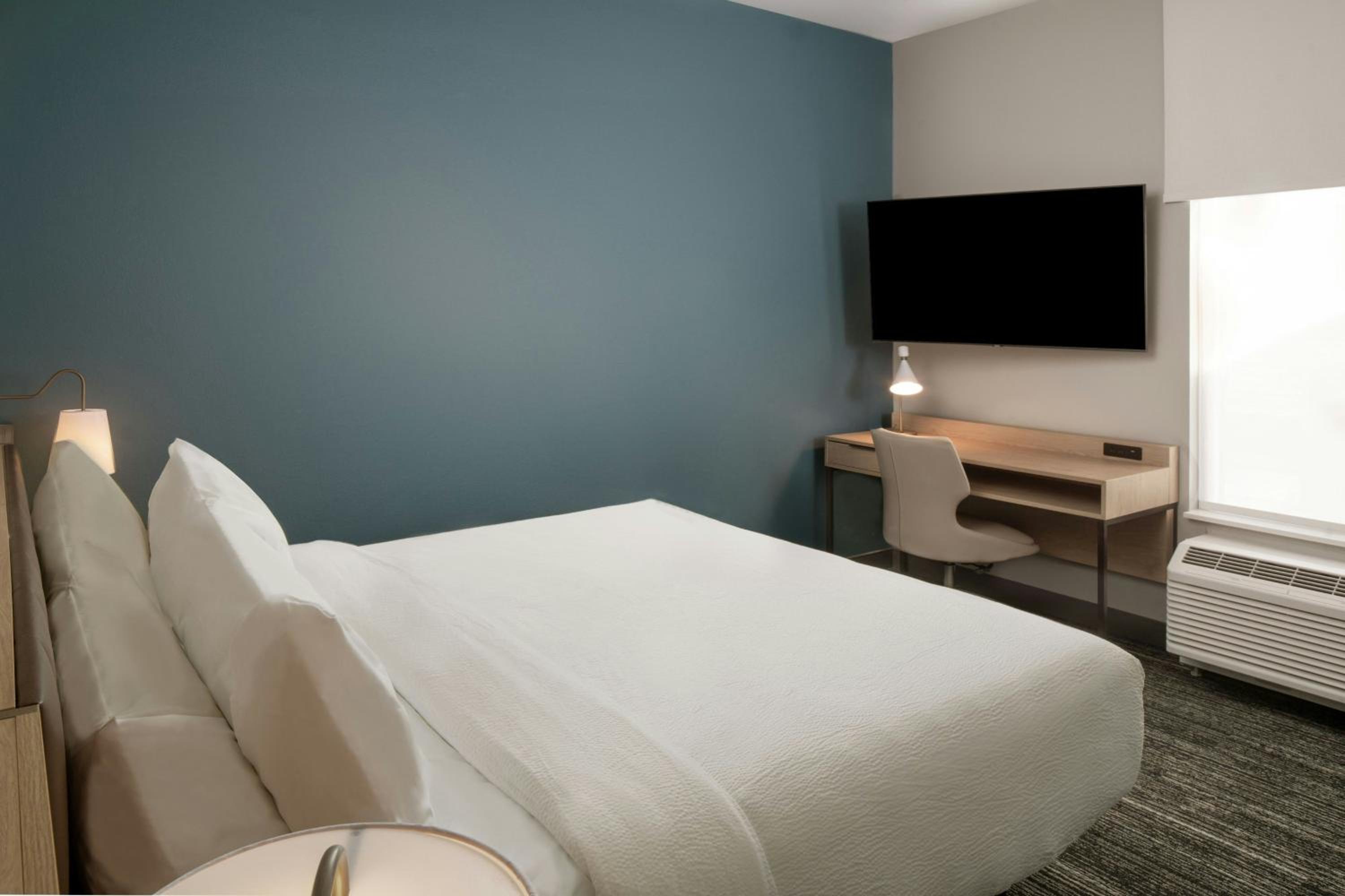 King Studio Suite with Sofa Bed - Hearing Accessible