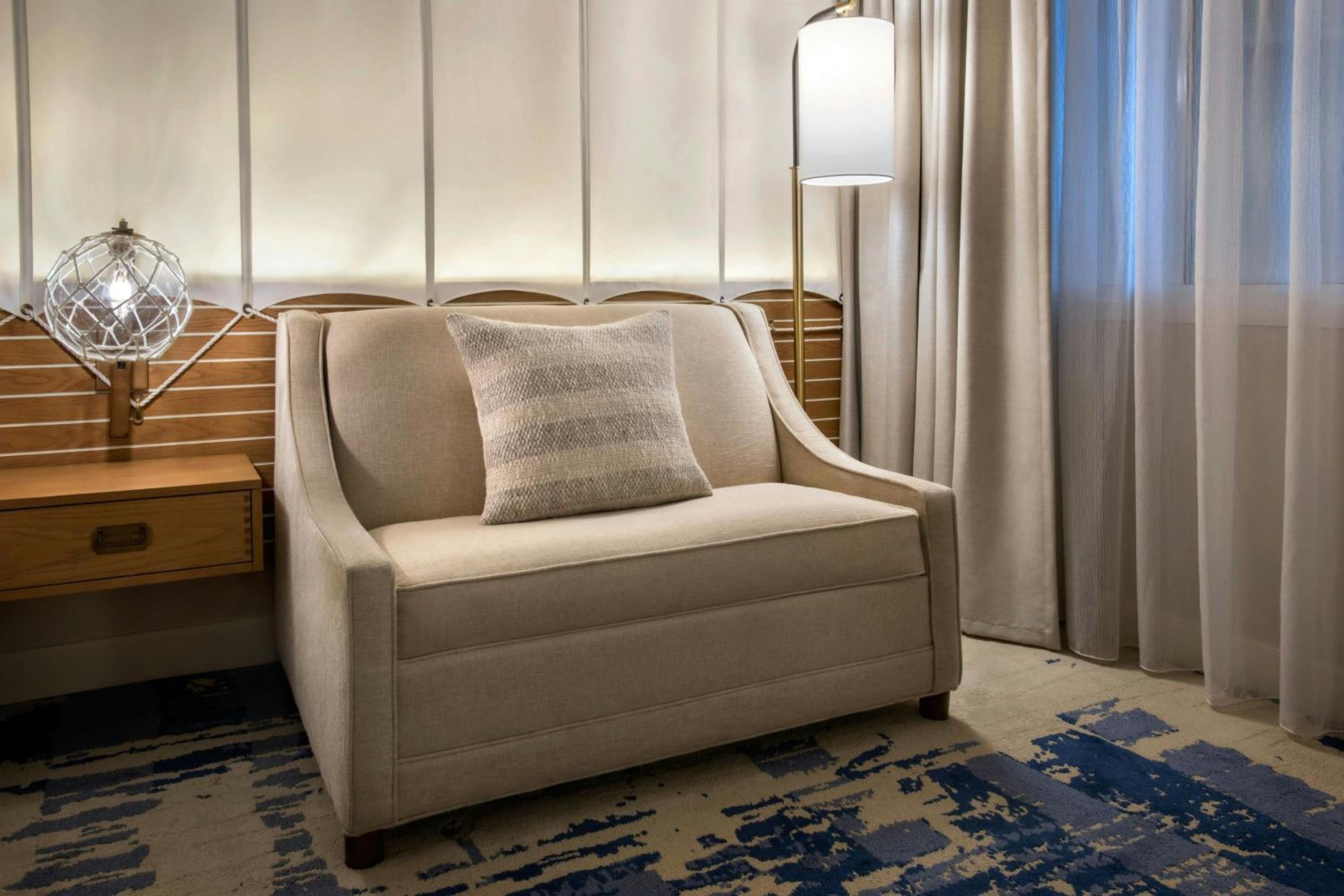Queen Room with Two Queen Beds Hearing Accessible - Photo 3