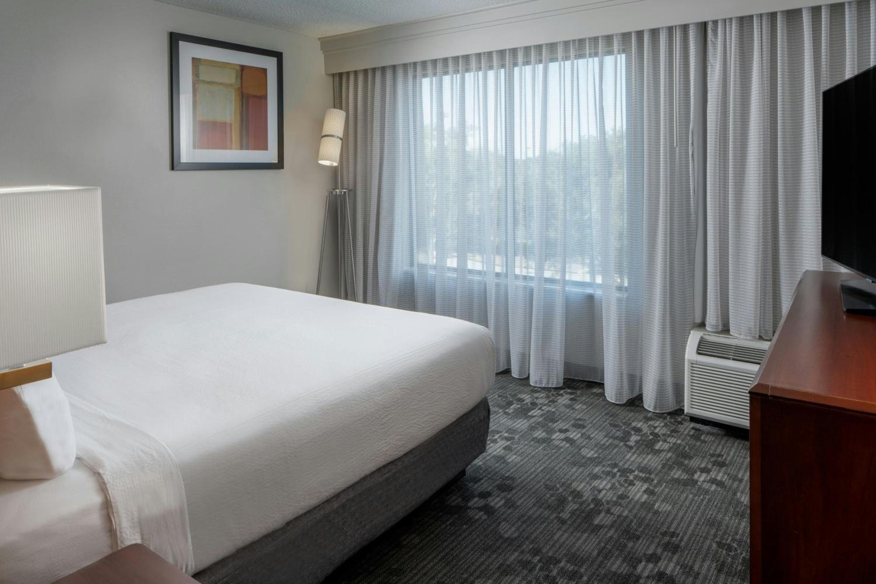 King Room with Sofa Bed - Hearing Accessible photo 1