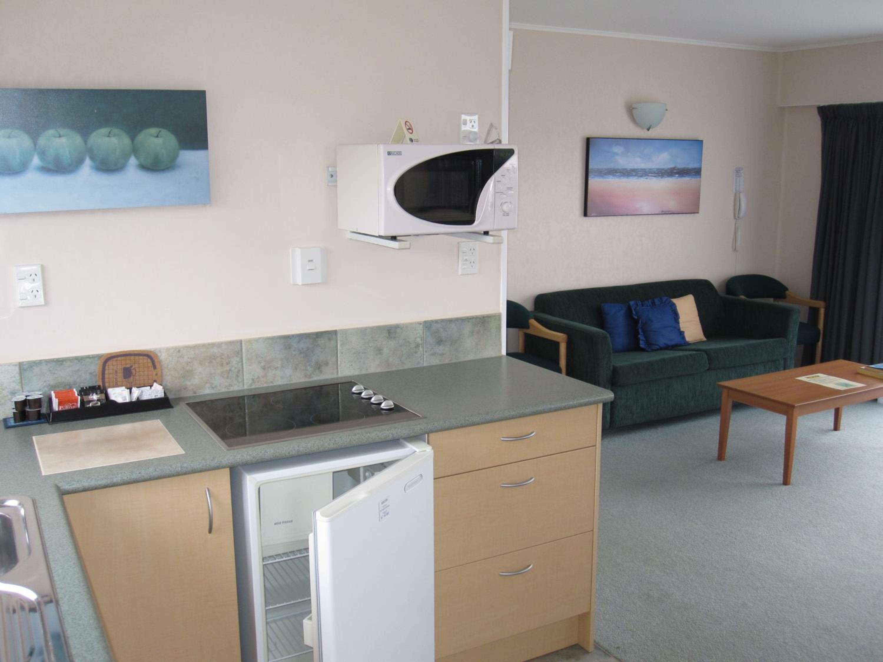 One-Bedroom Apartment with Ocean View - Photo 5