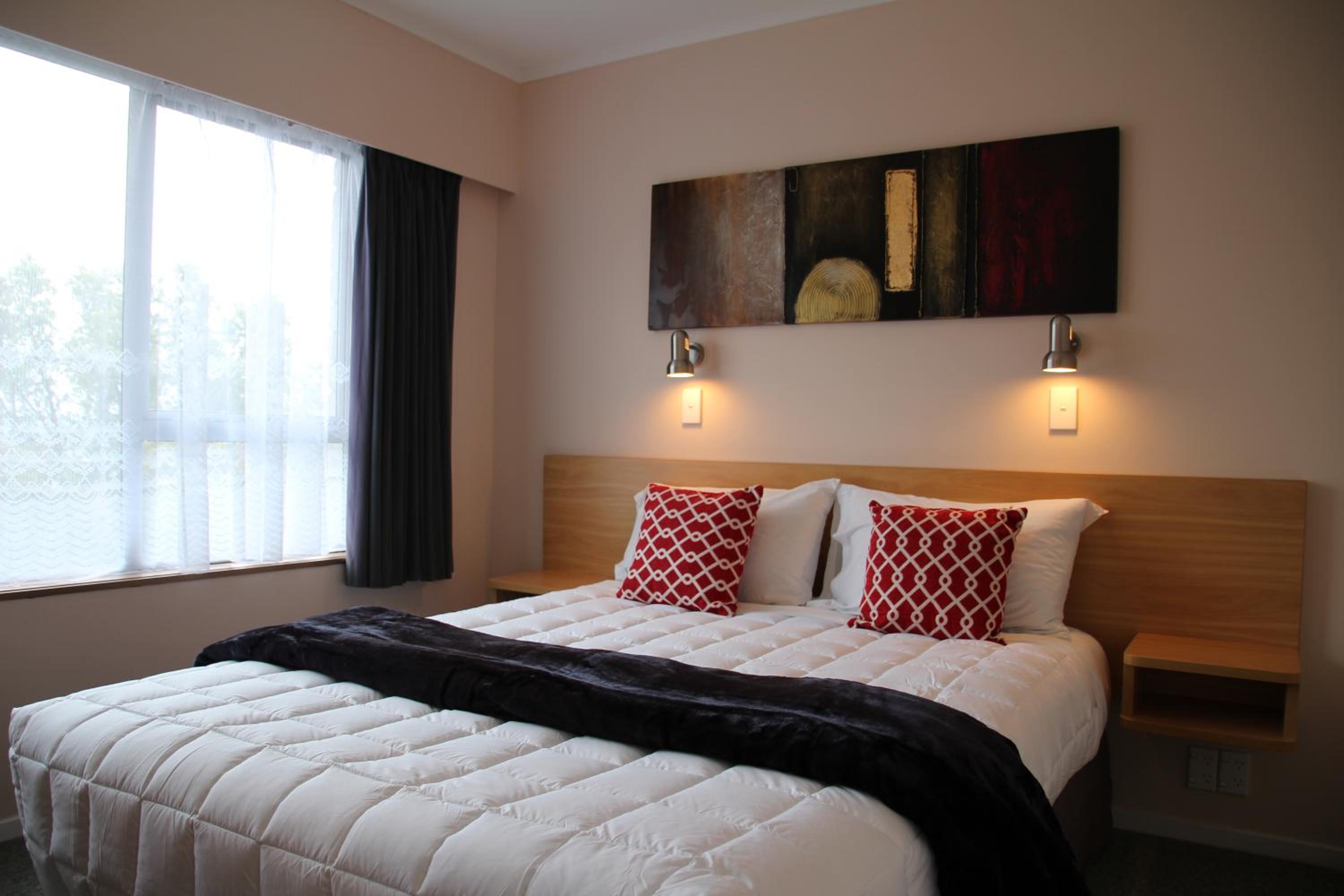 One-Bedroom Apartment with Ocean View - Photo 1