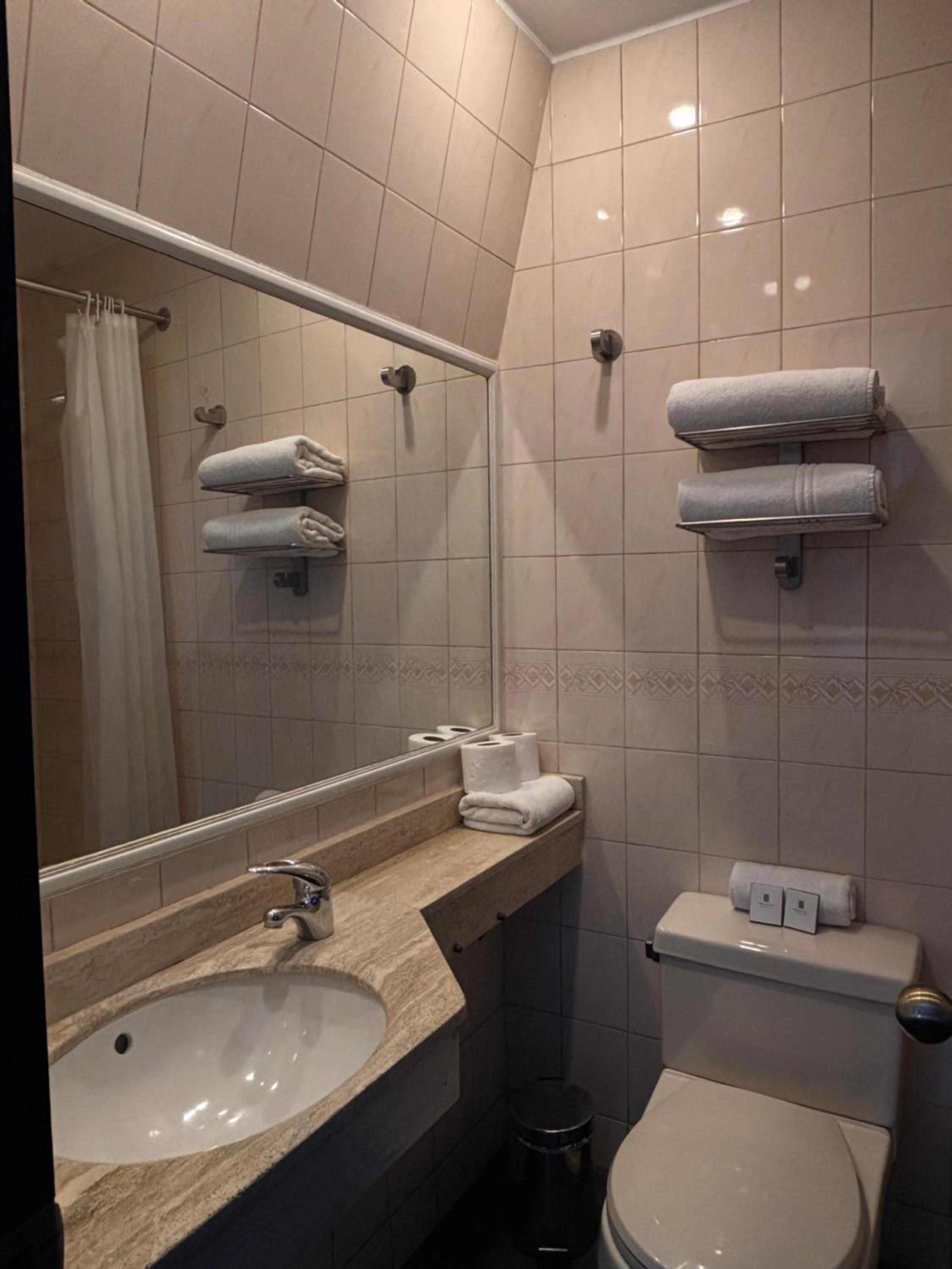 Small Single Room - Photo 3