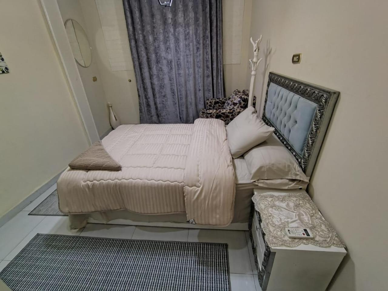 Single Room with Mountain View