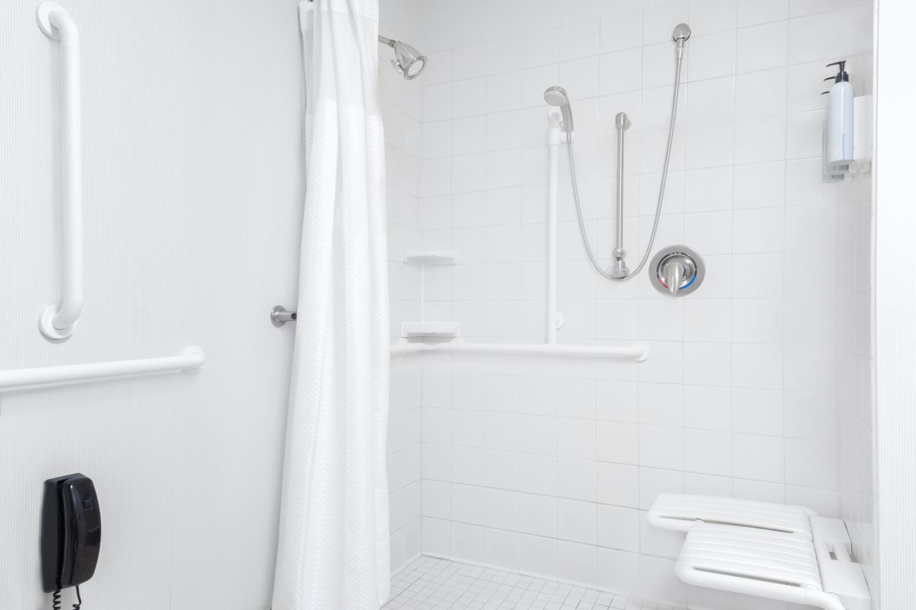 Whirlpool King Room photo 1