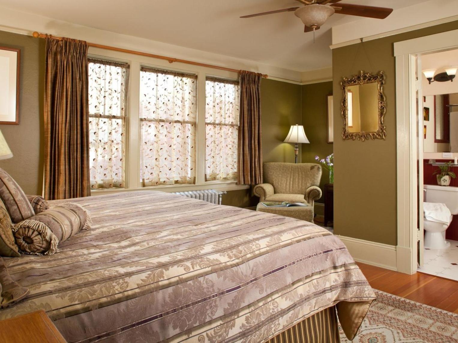 Deluxe Double Room photo 3