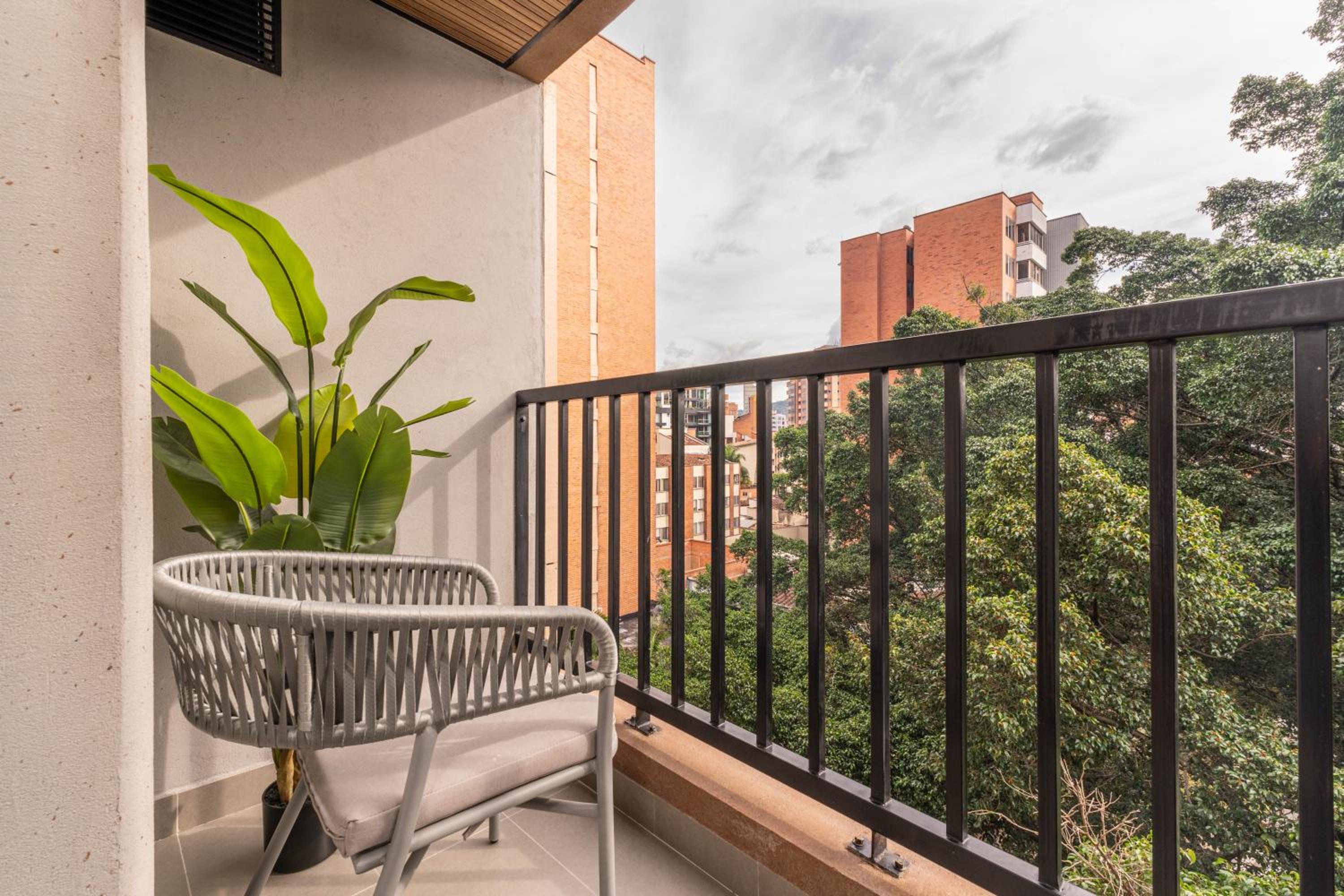 Two-Bedroom Deluxe Apartment with Balcony