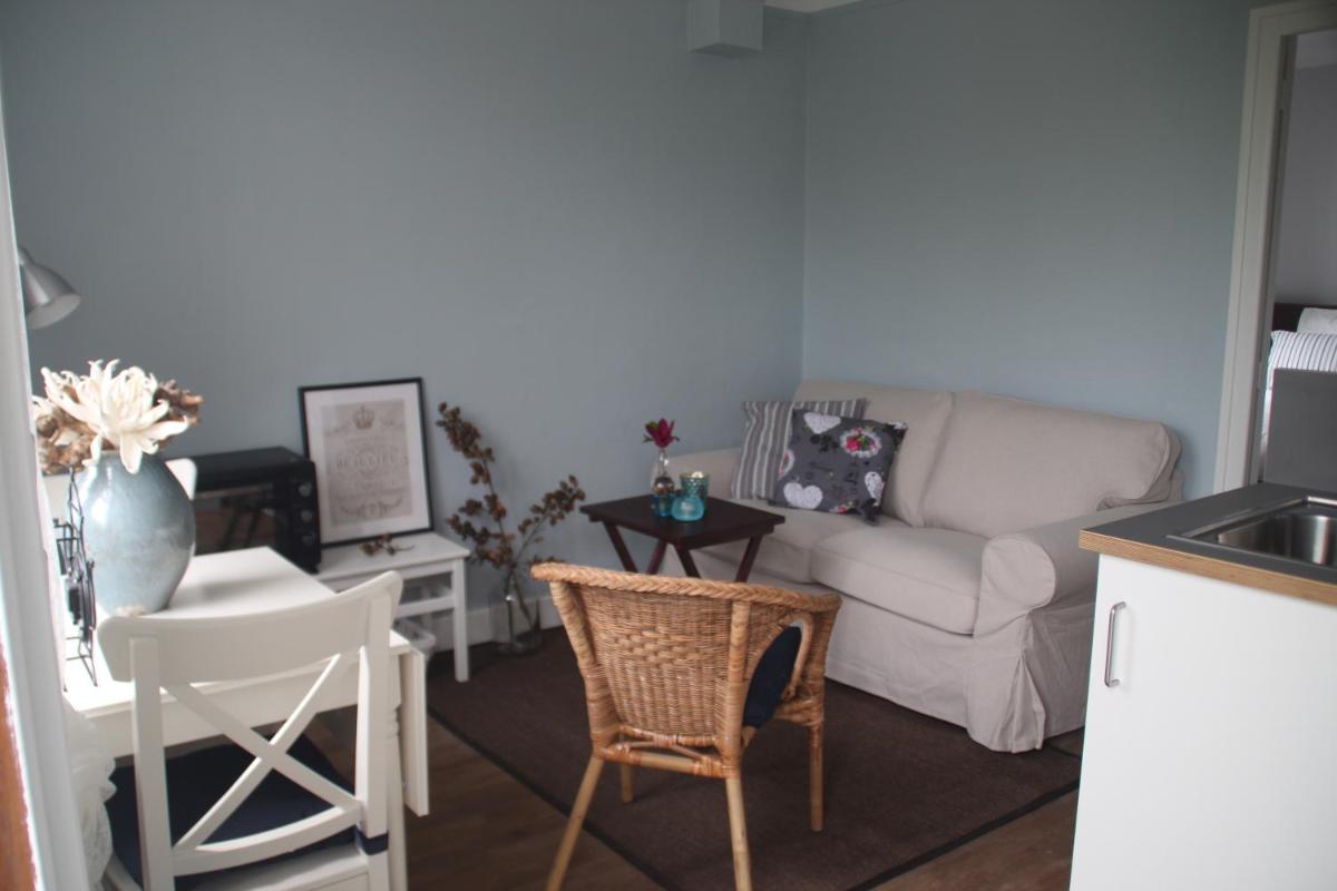 One-Bedroom Apartment photo 1