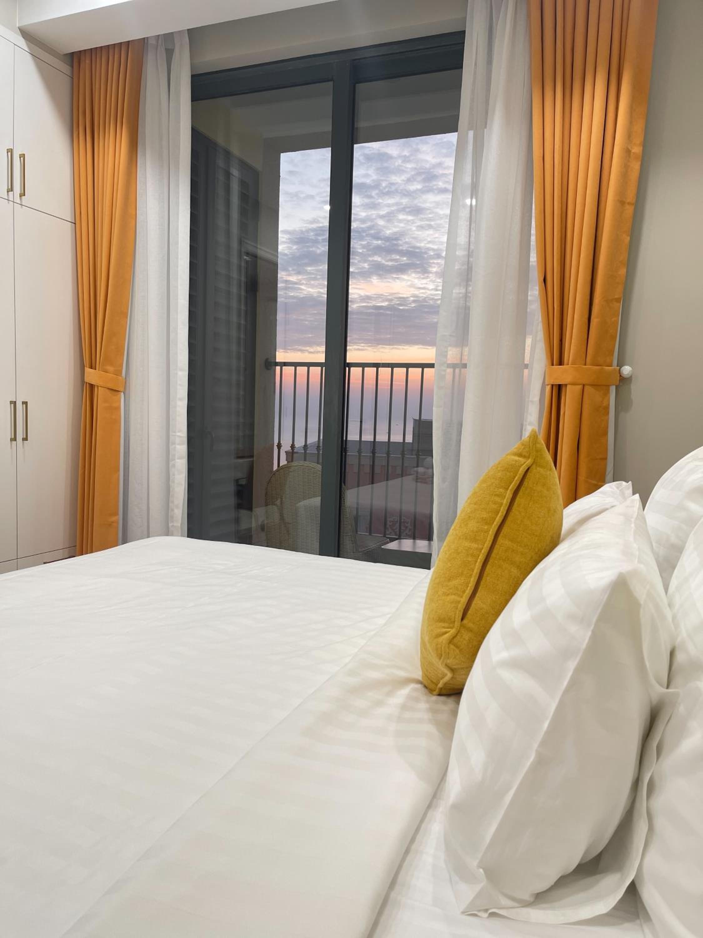 Two-Bedroom Apartment with Mountain View photo 1