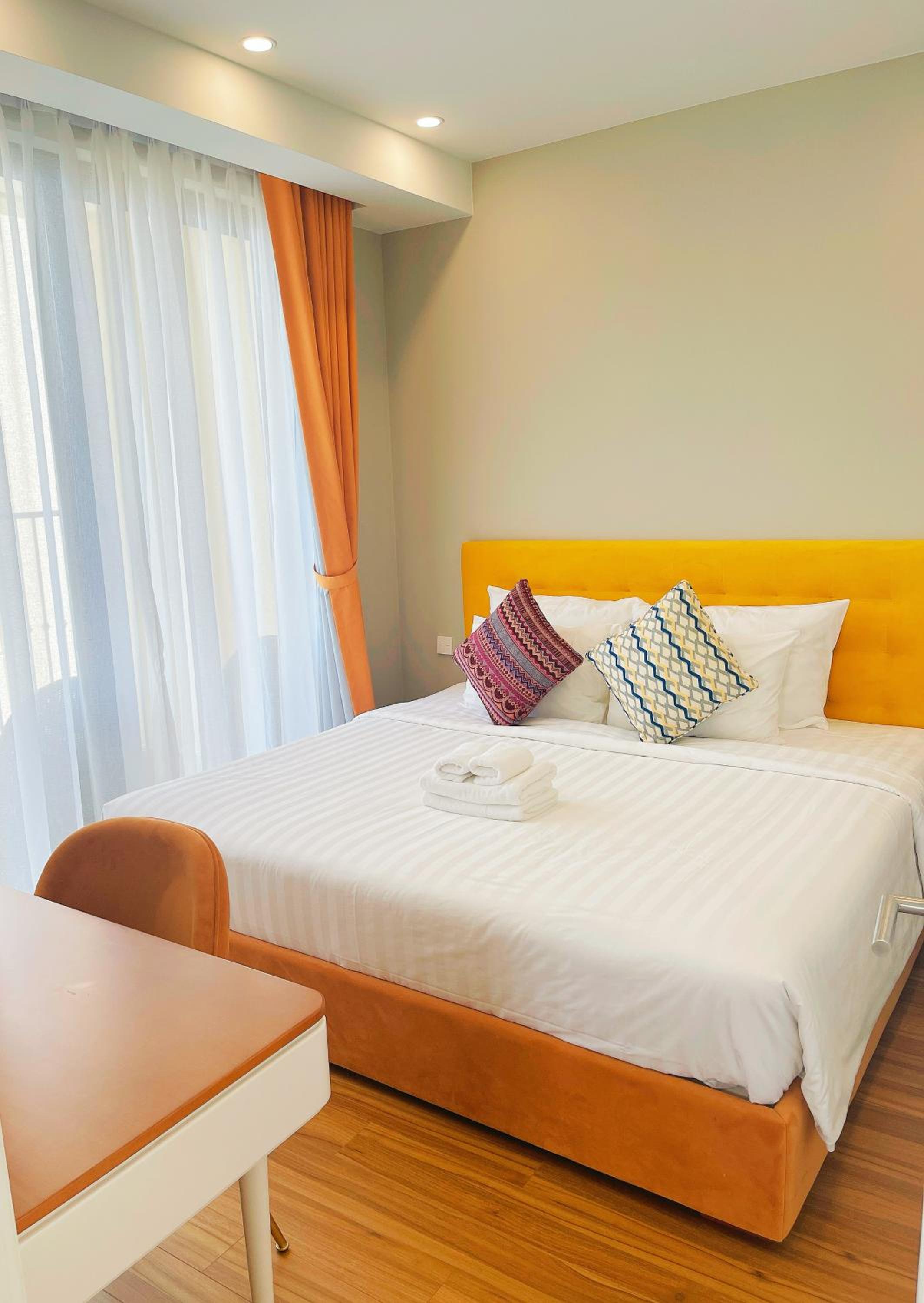 Two-Bedroom Apartment with Mountain View photo 2
