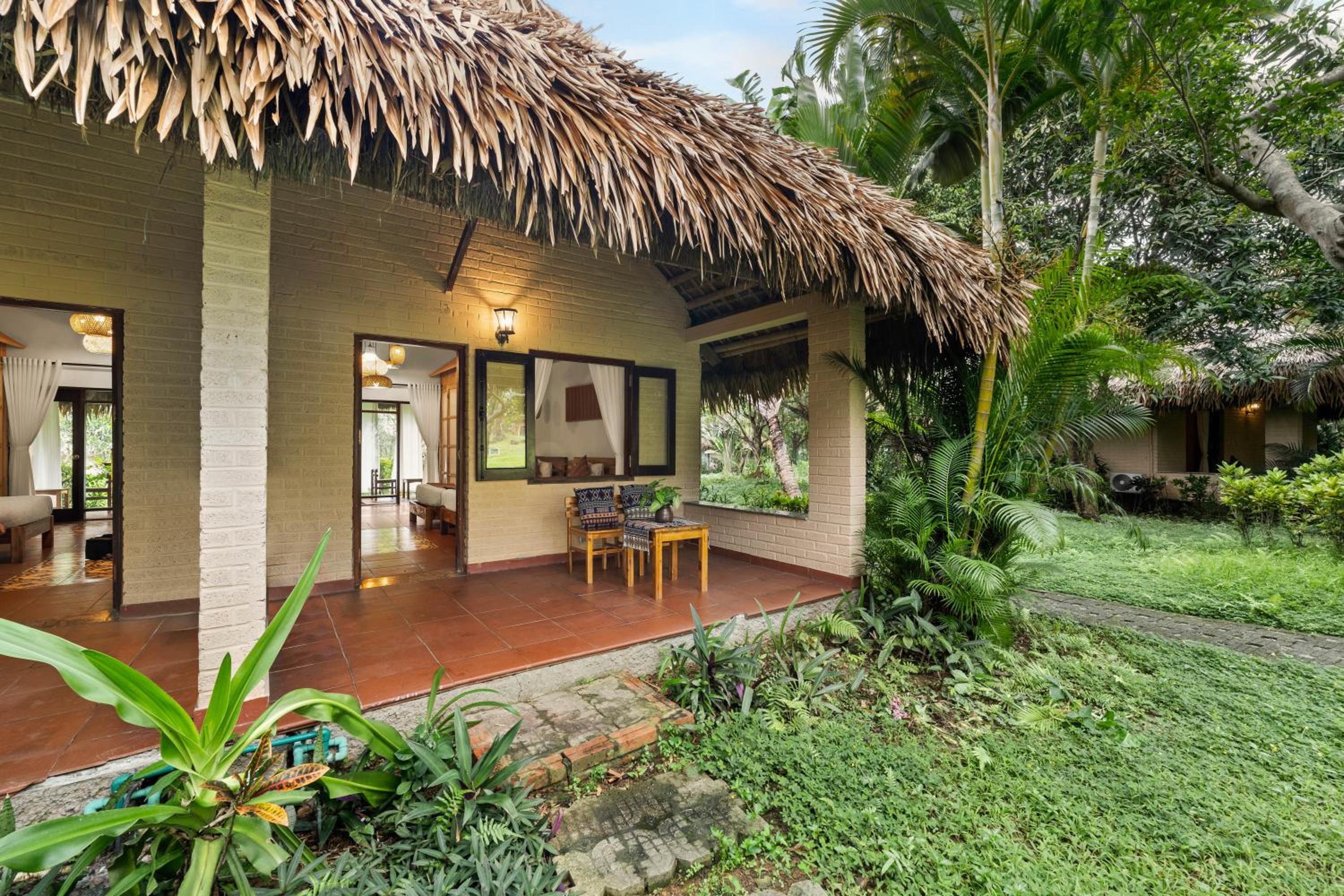 Bungalow with Garden View