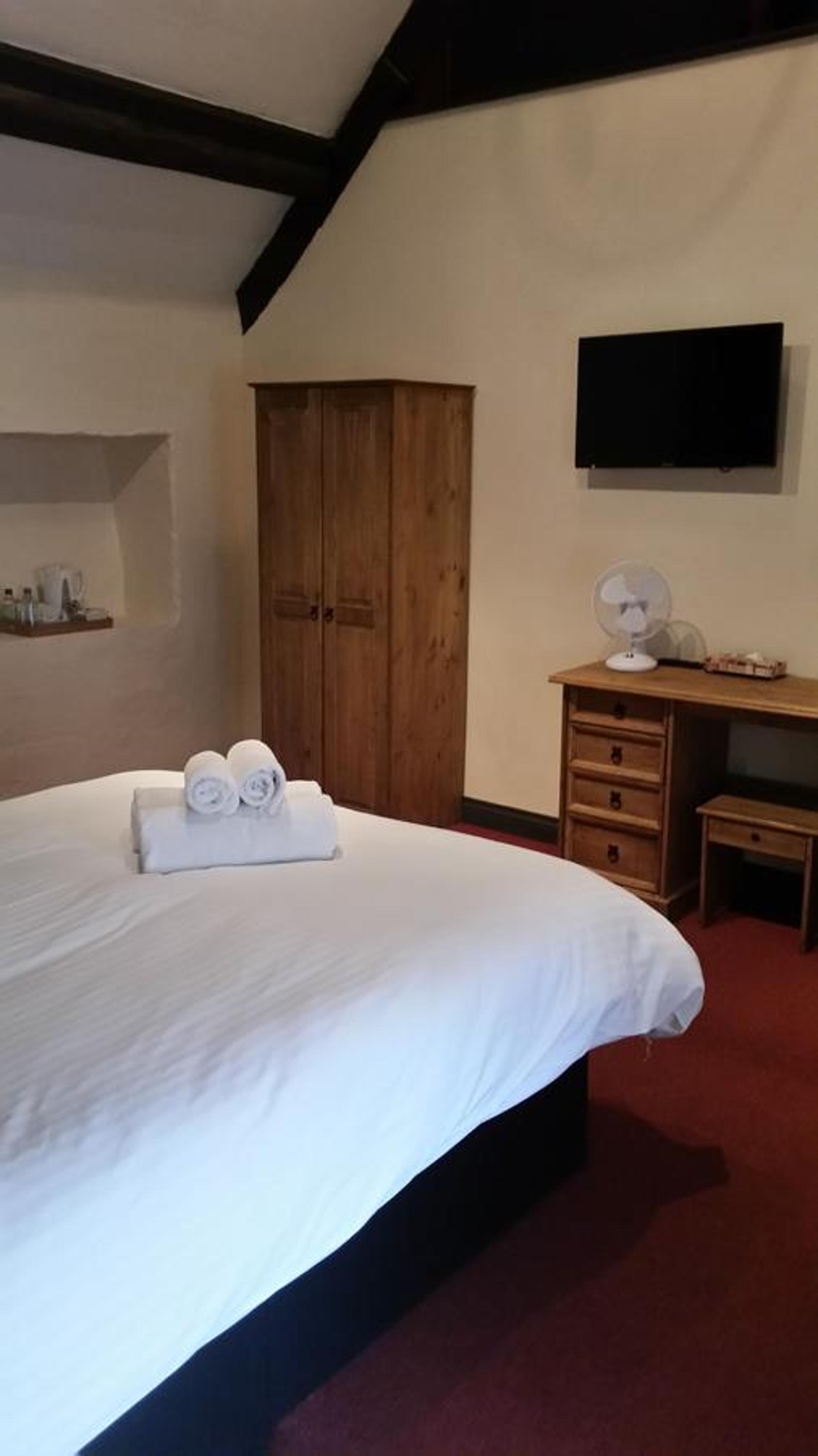 Double Room - Photo 7