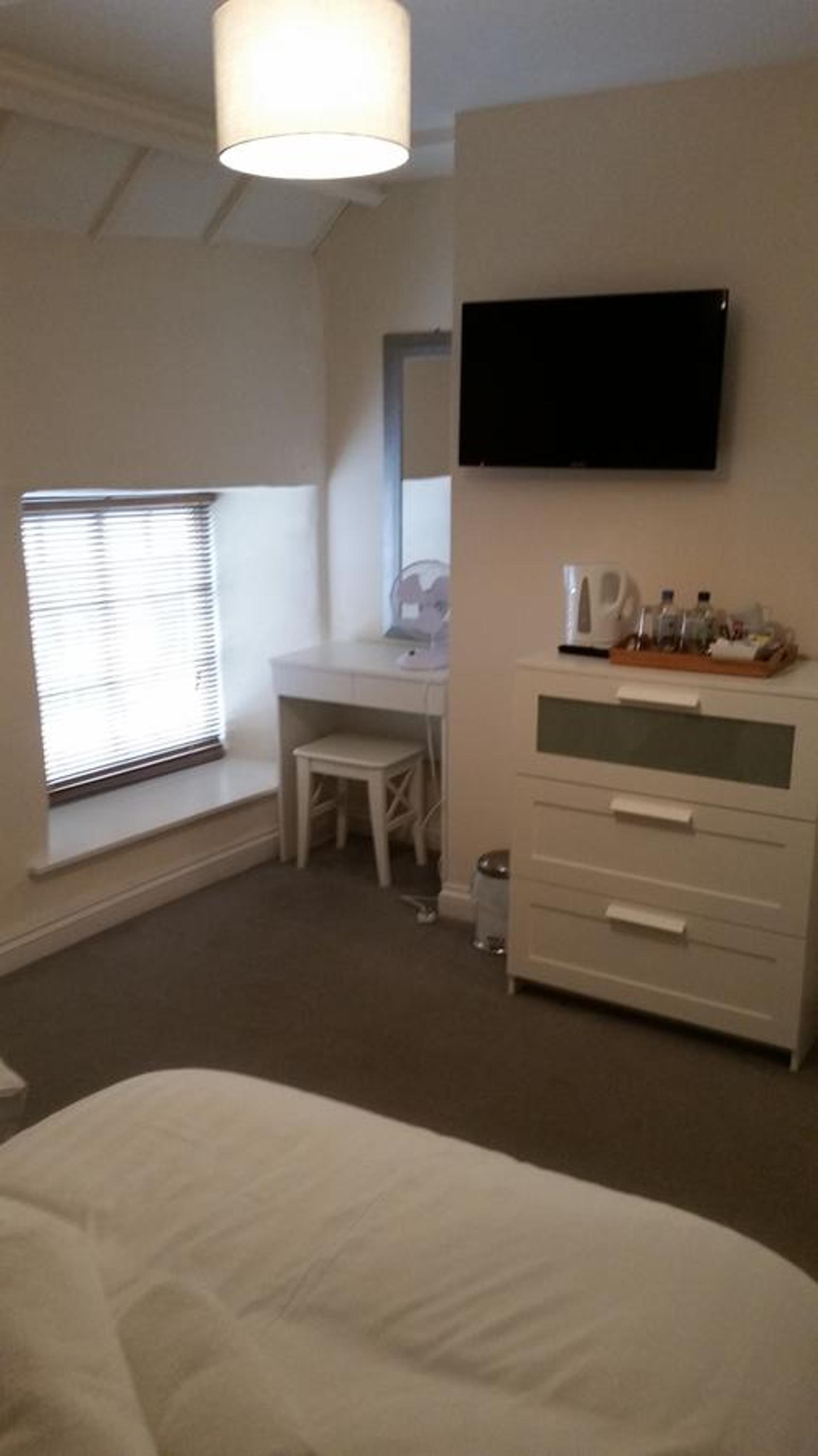 Twin Room - Photo 4