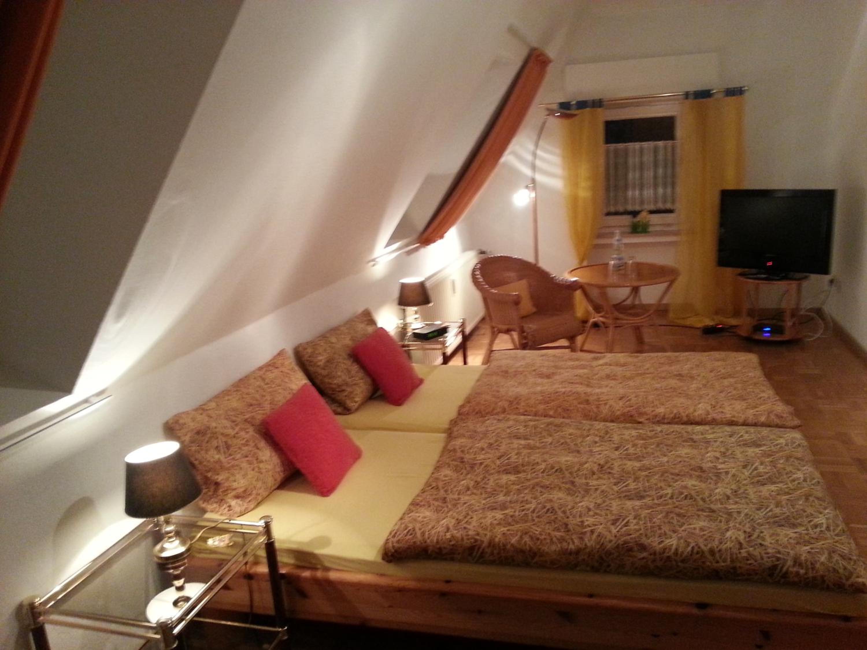 Standard Double Room with Fan - Photo 4