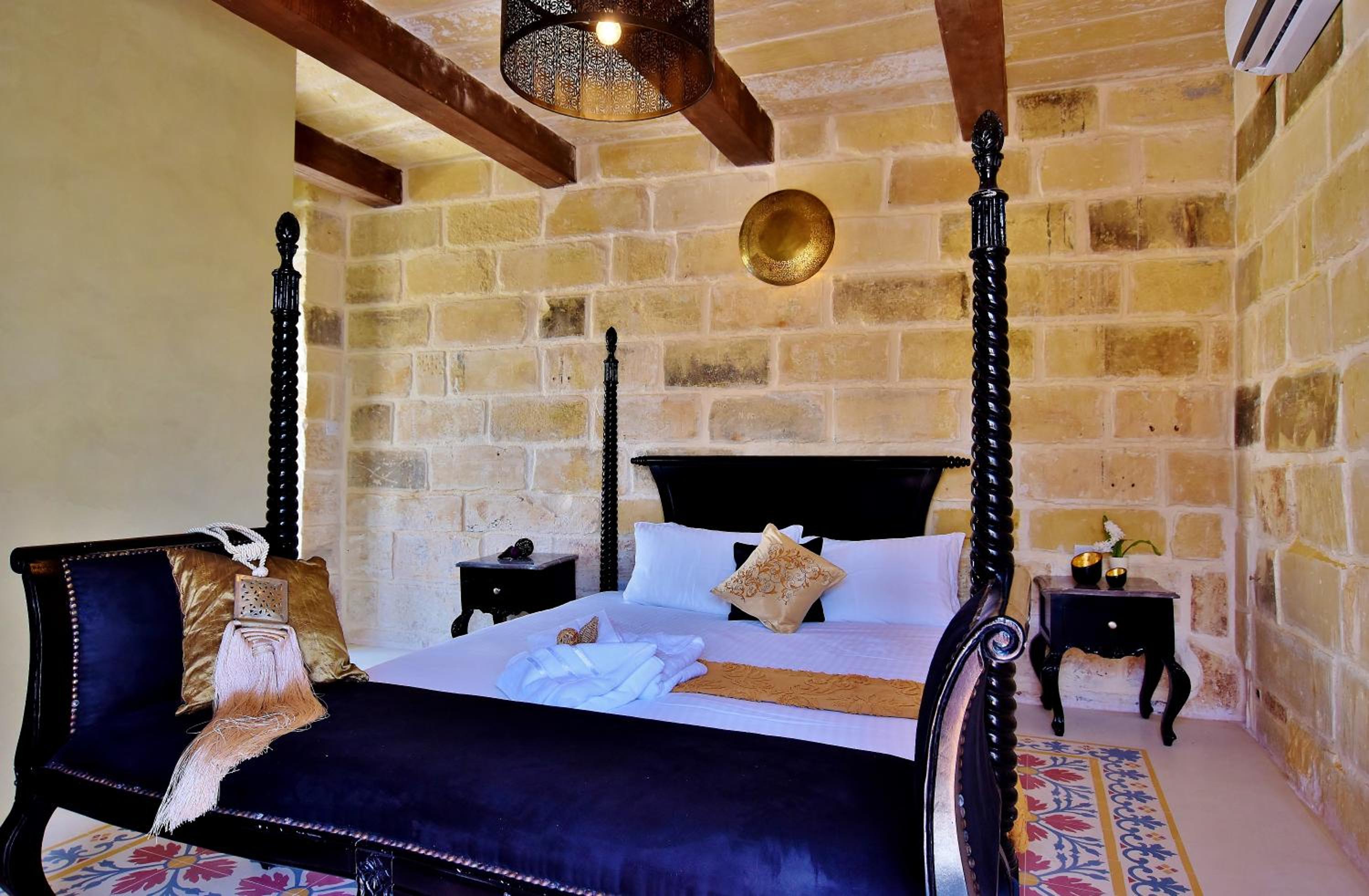 Suite with Balcony photo 1