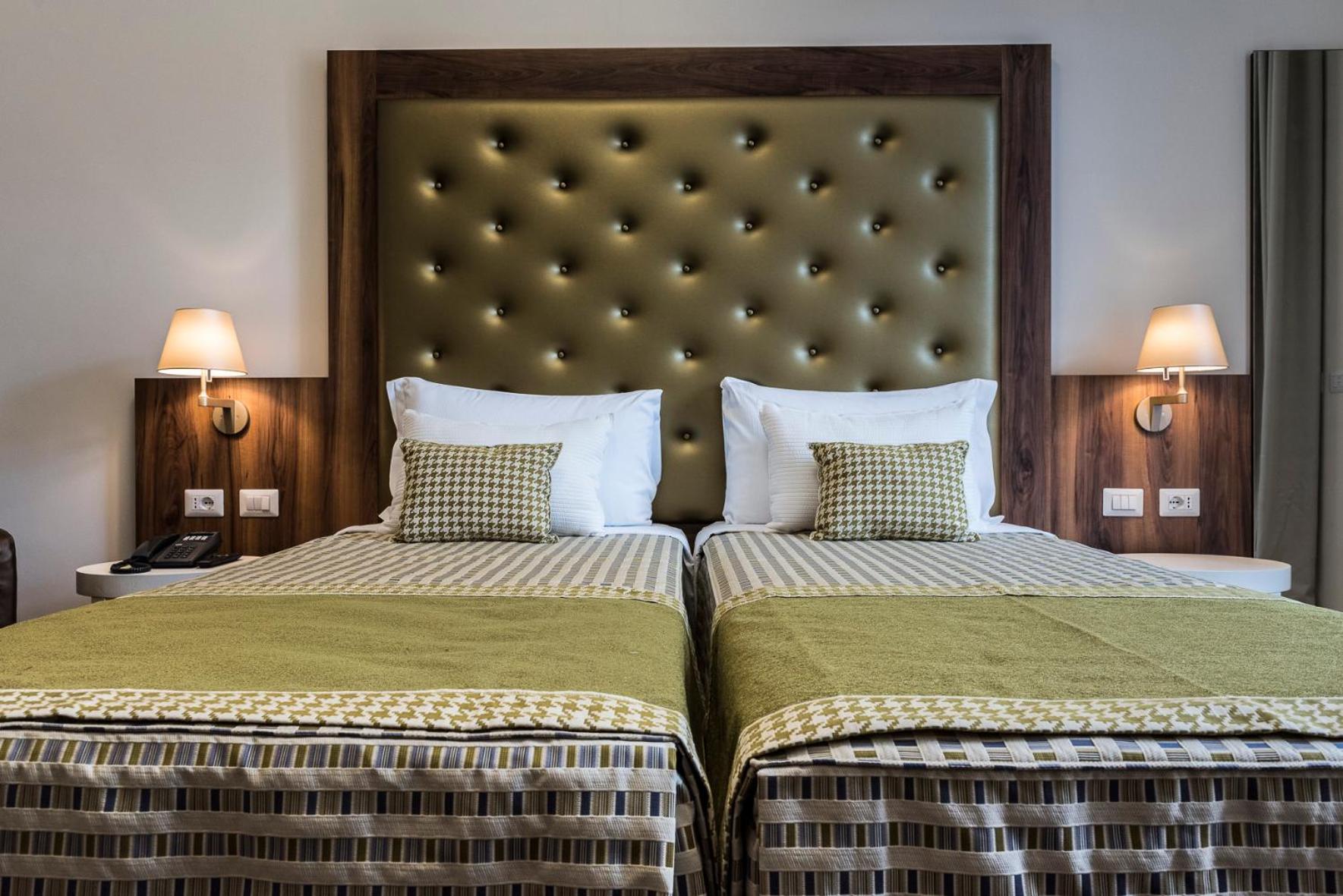 Deluxe Double Room with Extra Bed photo 3