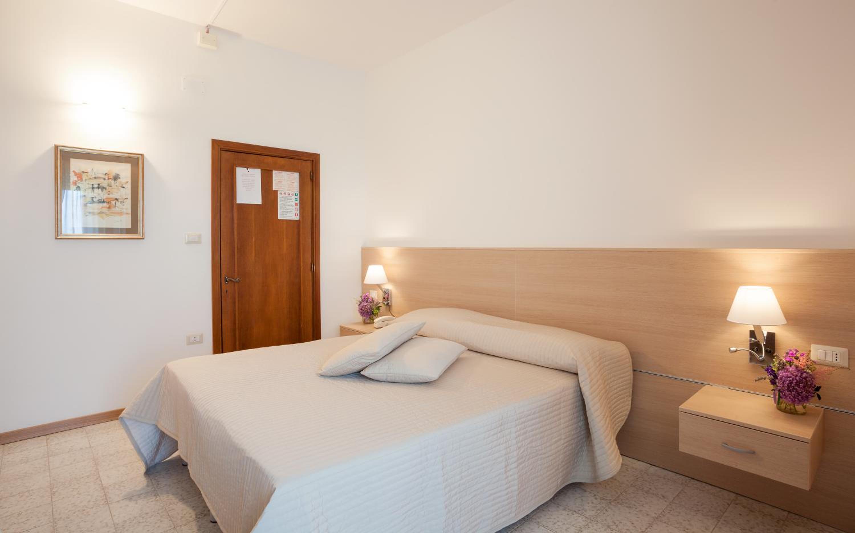 Double or Twin Room photo 3
