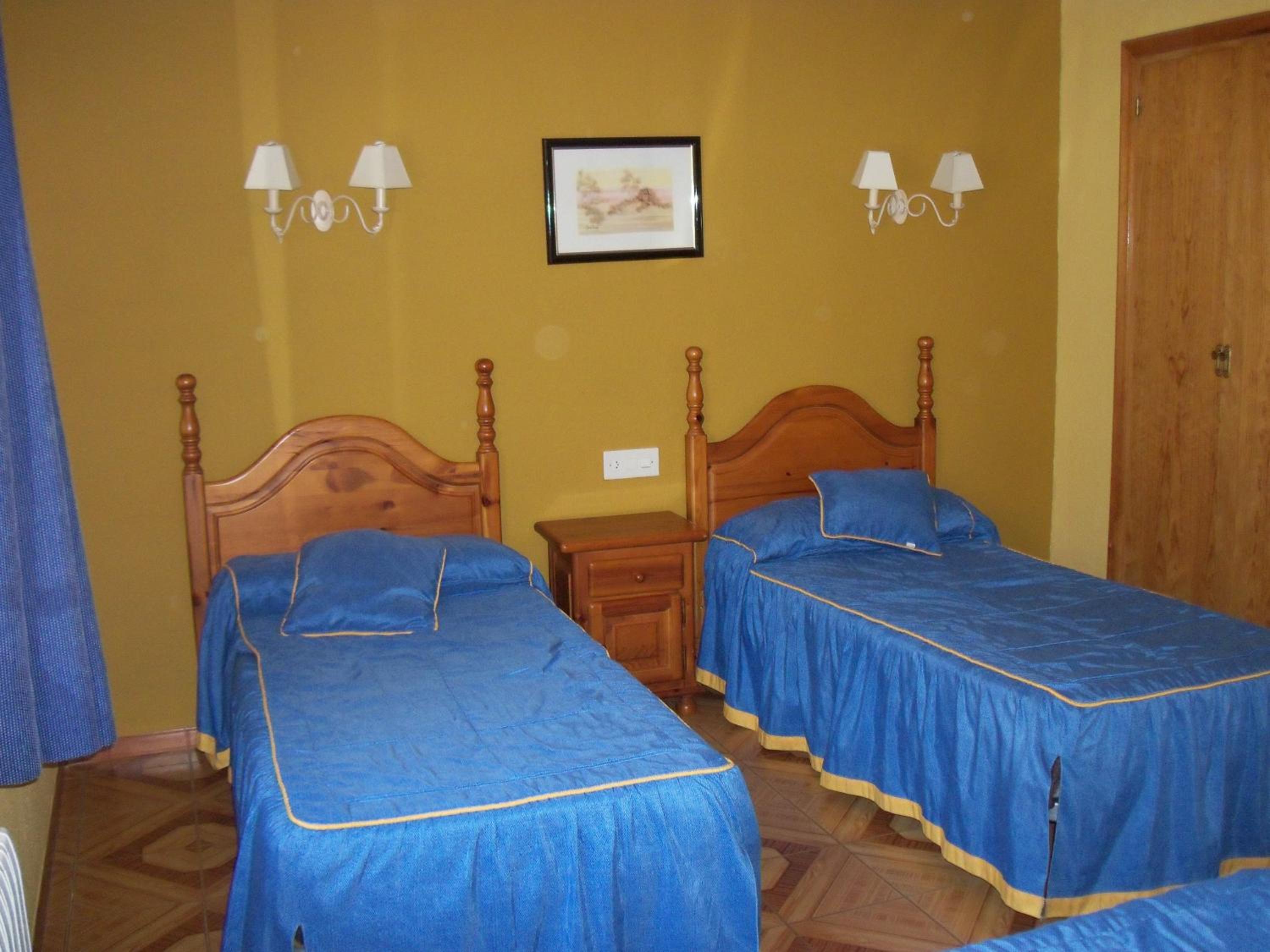 Twin Room - Photo 7