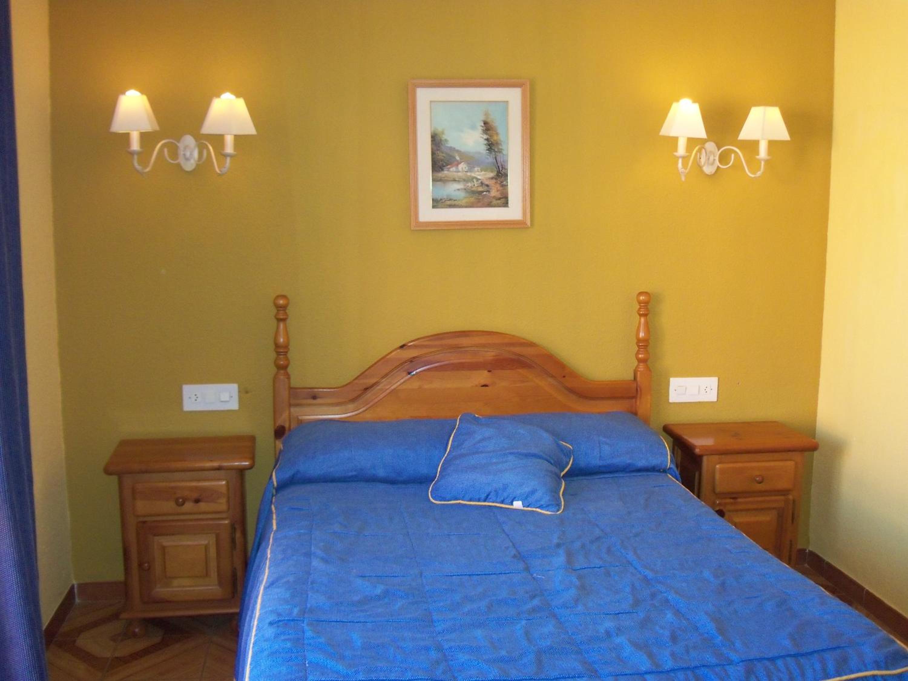 Twin Room - Photo 6
