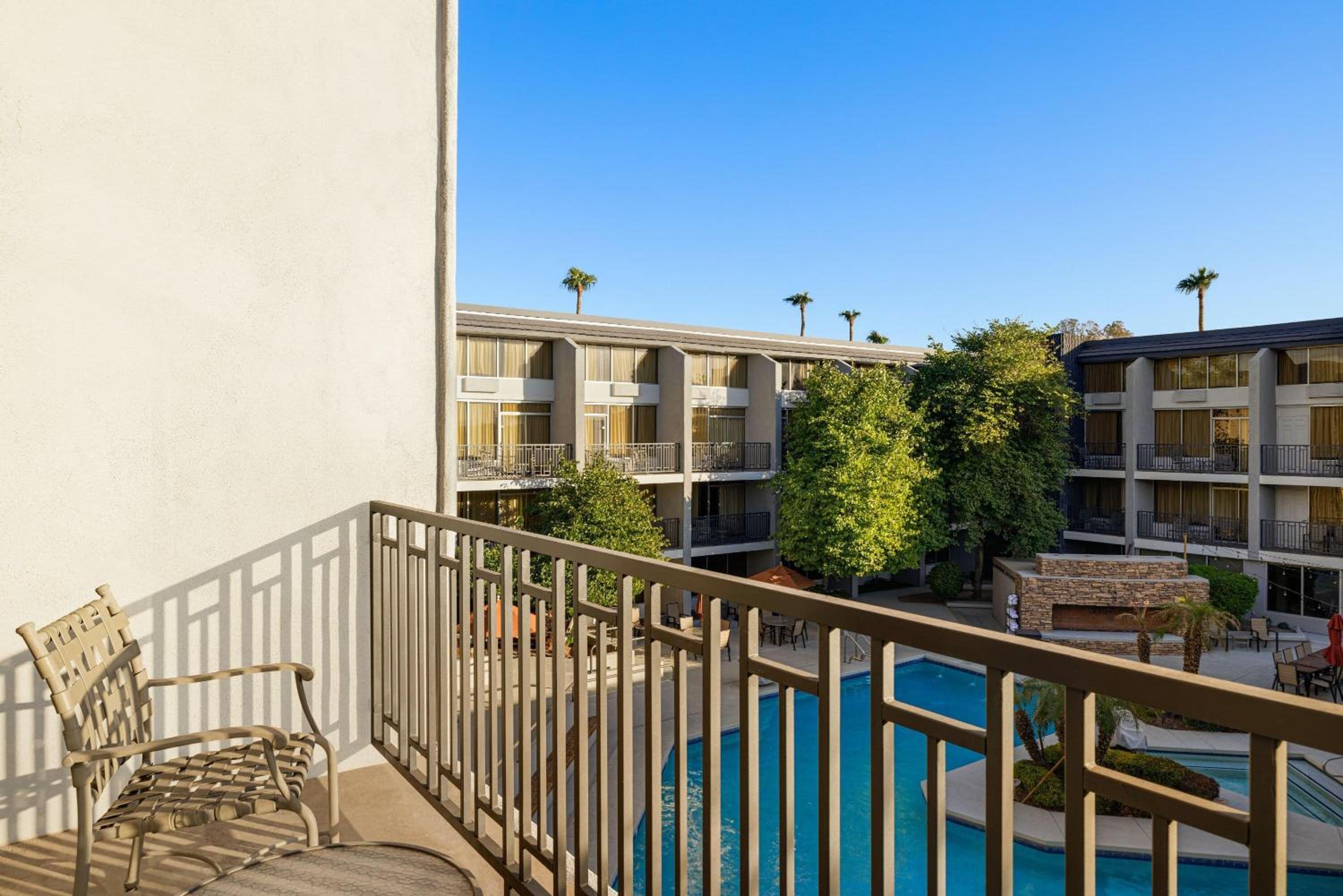 Deluxe Double Room with Pool View and Balcony - Non-Smoking - Photo 2