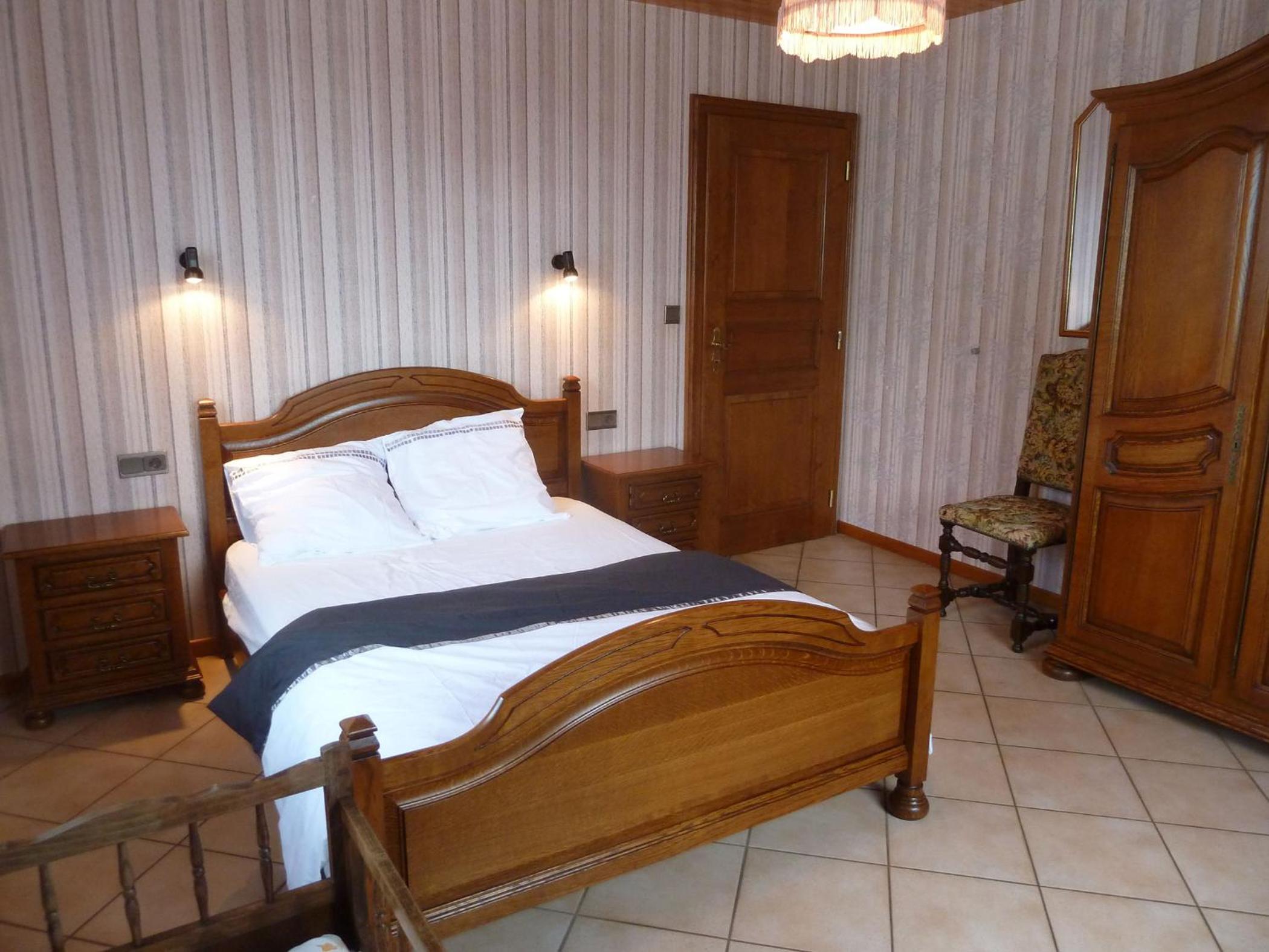 Three-Bedroom House photo 2