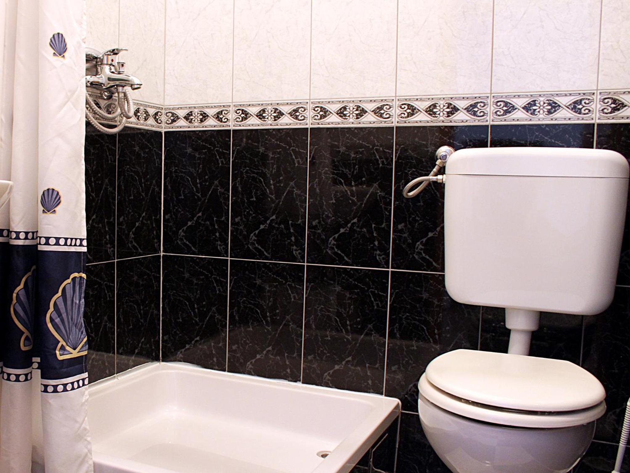 Double Room - Photo 23