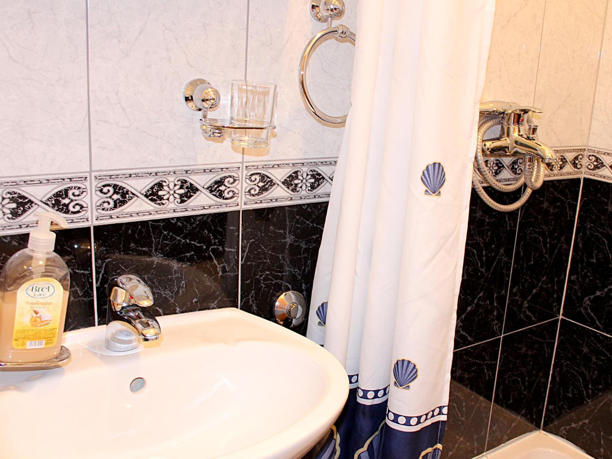Double Room - Photo 27