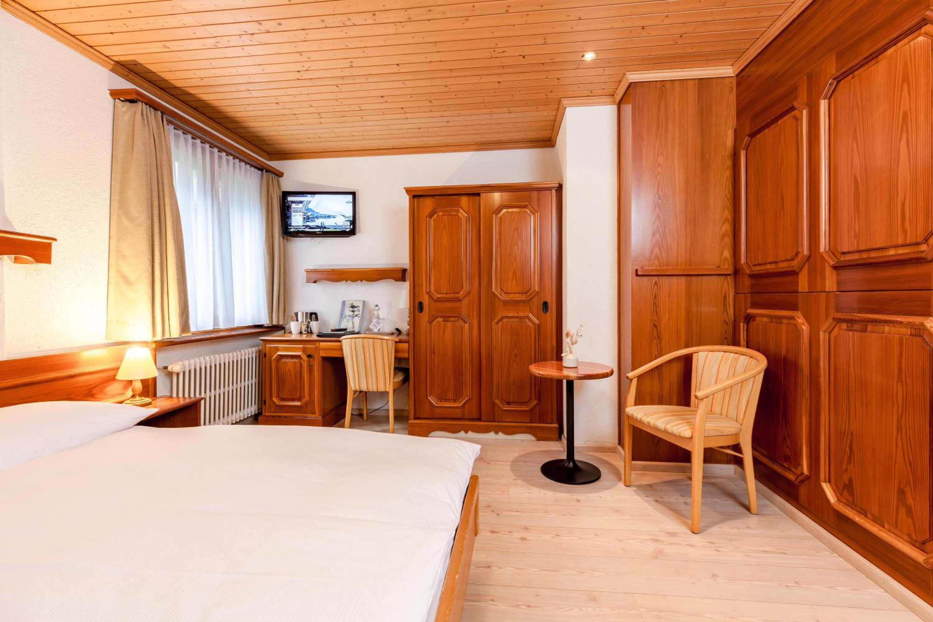 Double Rooms with Grandlit