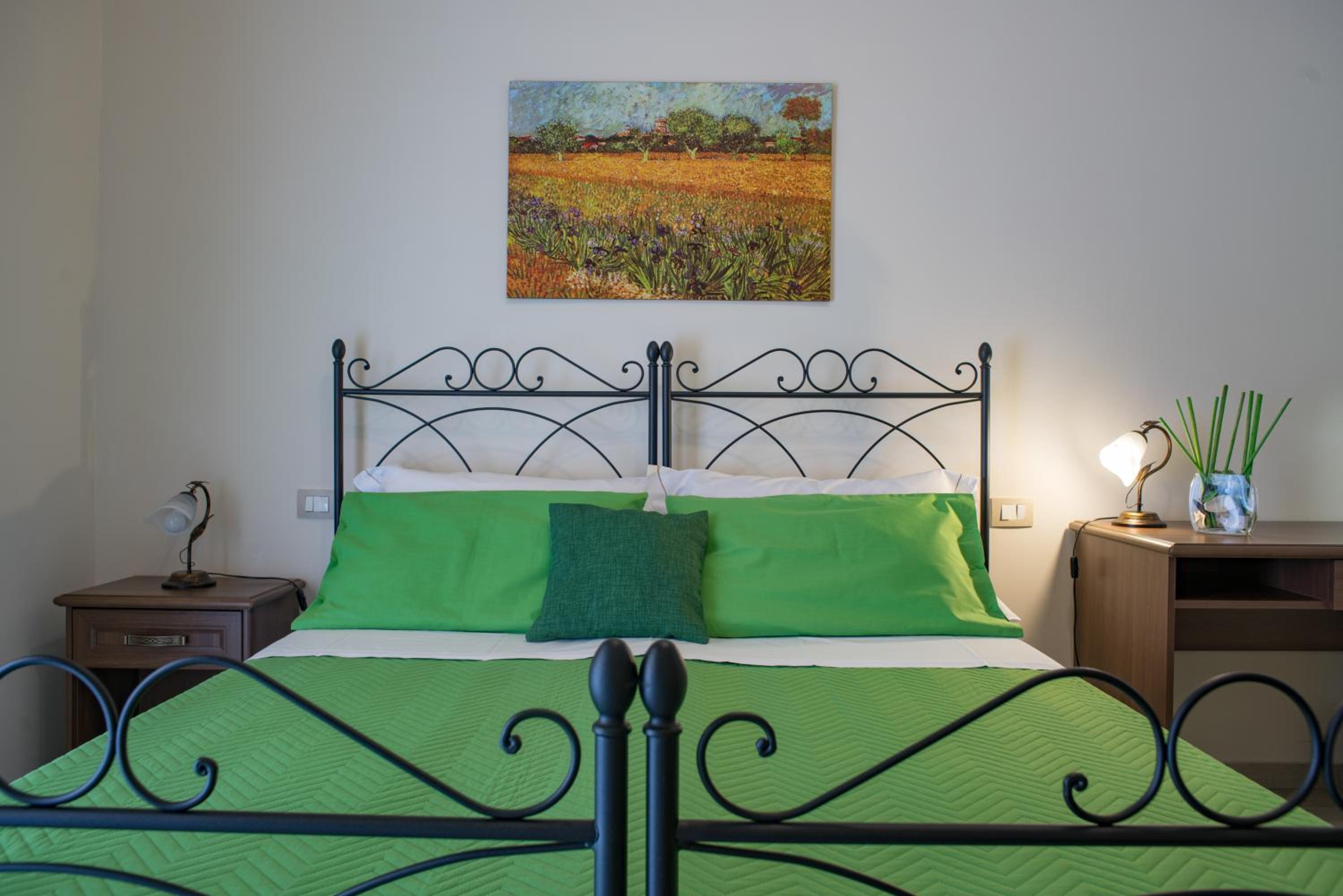 Double Room with Private Bathroom - Photo 6